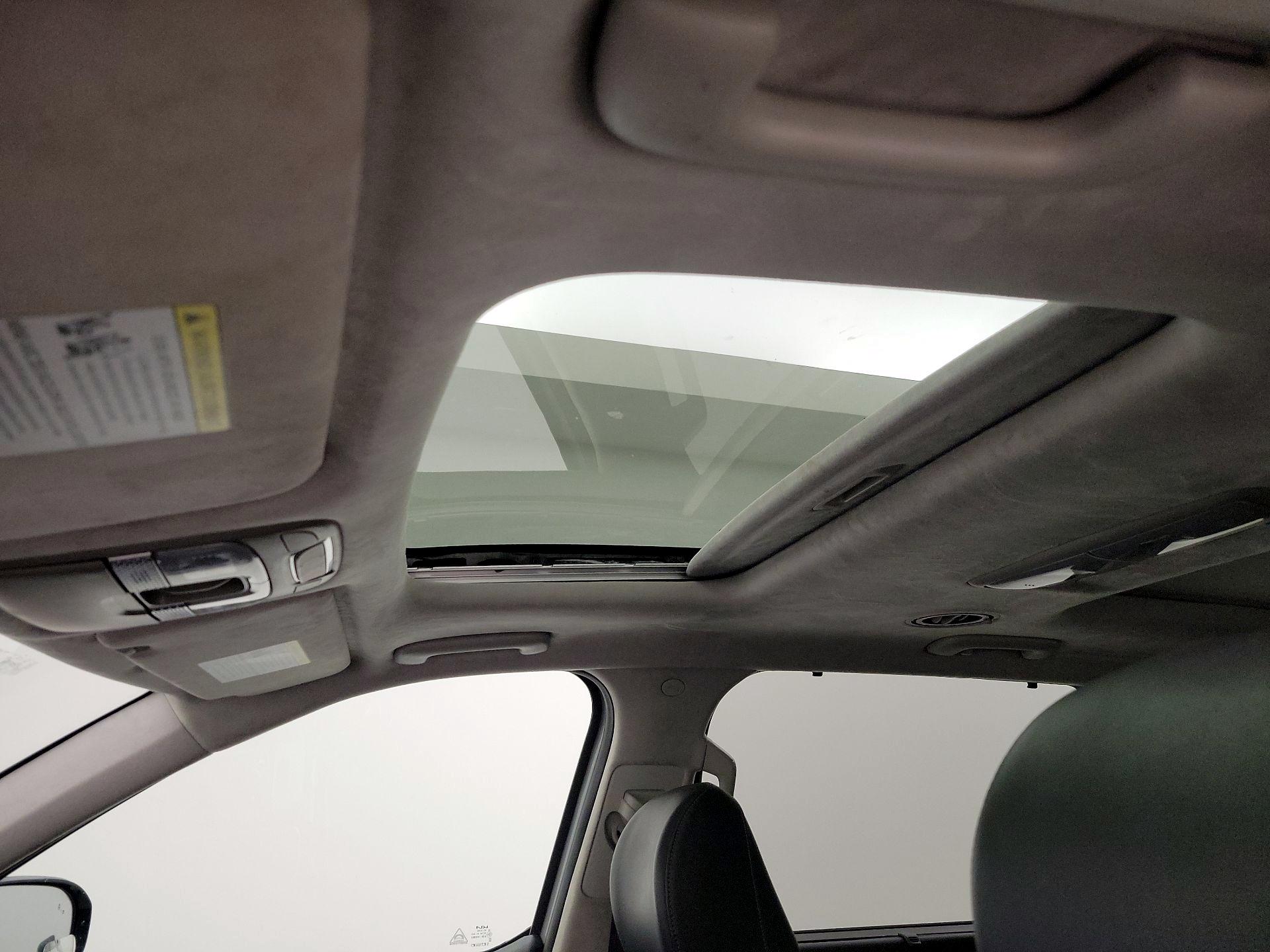 Thumbnail: 2022 Kia Telluride - 19