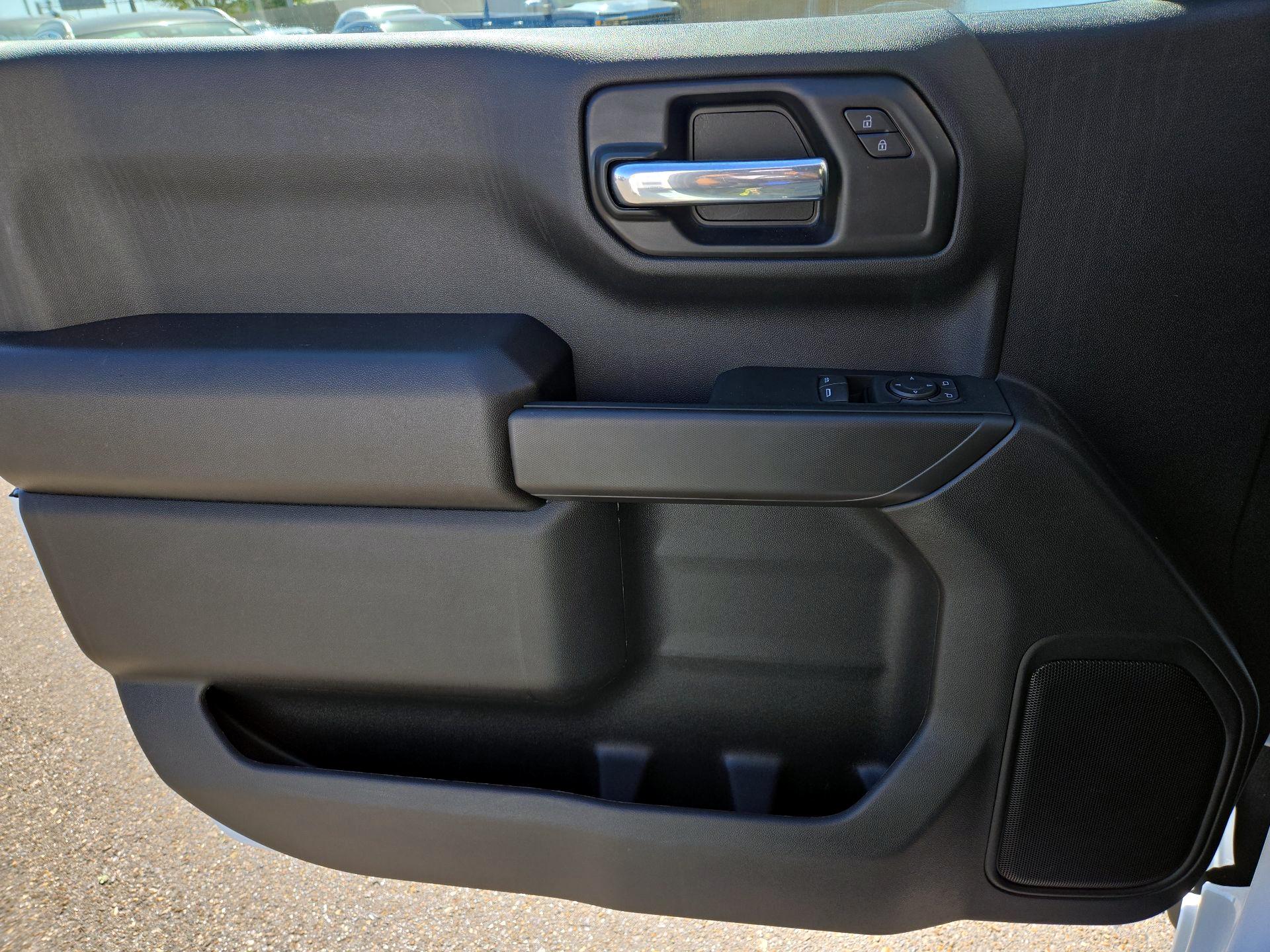 Thumbnail: 2026 Chevrolet Silverado 1500 - 10