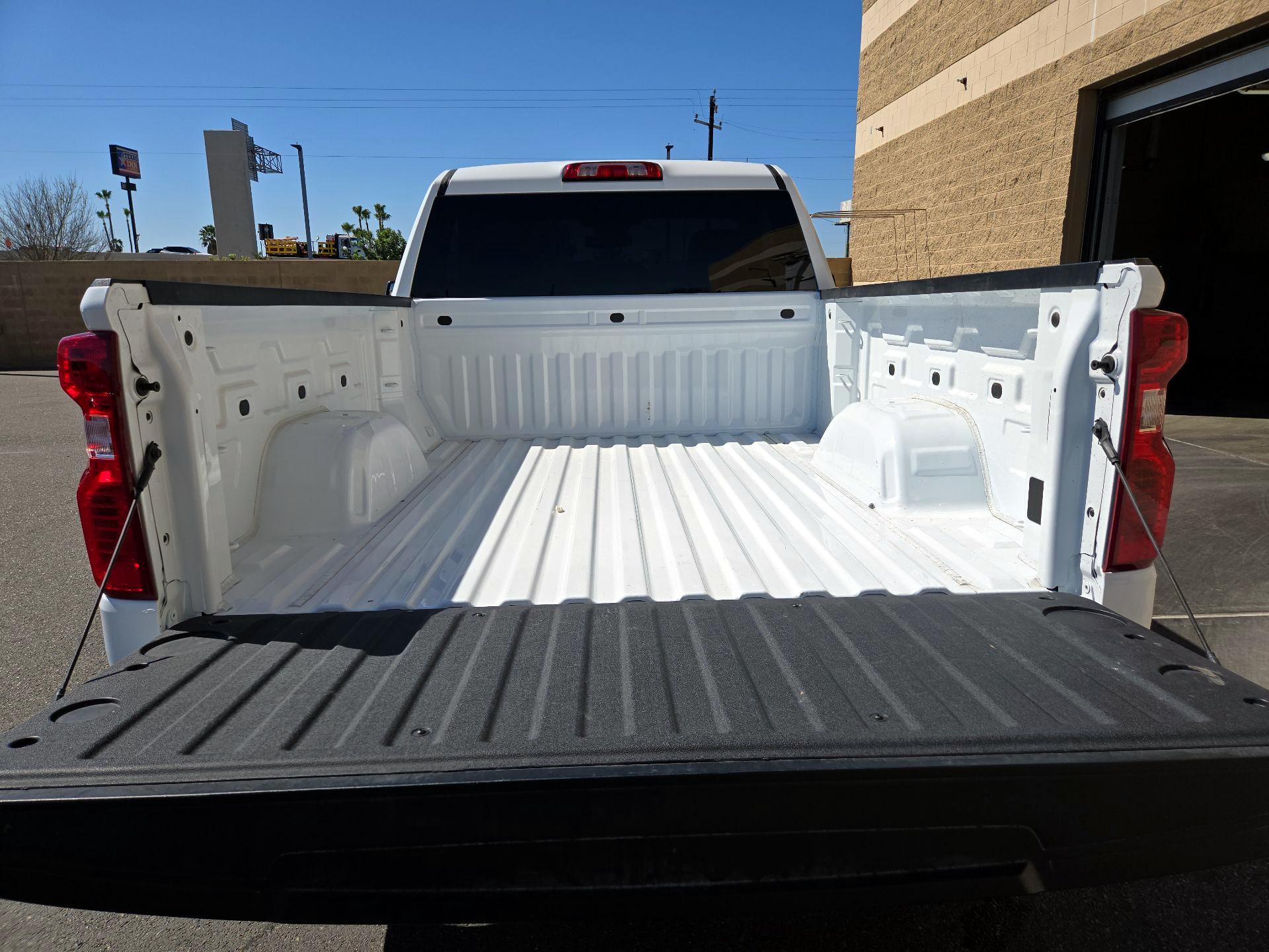 Thumbnail: 2026 Chevrolet Silverado 1500 - 17