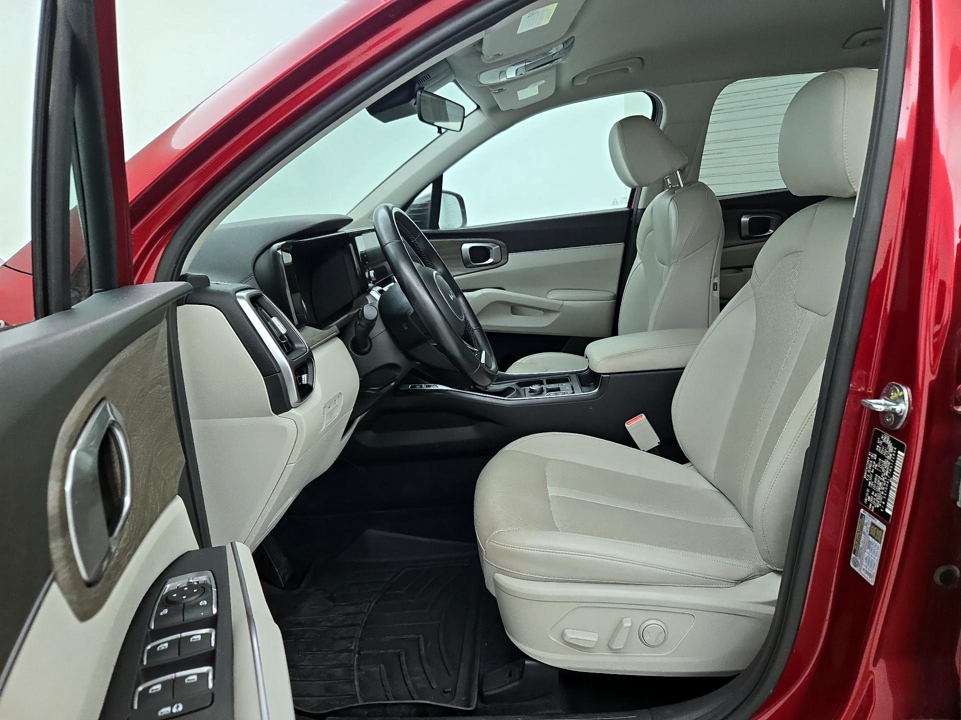 Thumbnail: 2022 Kia Sorento - 11