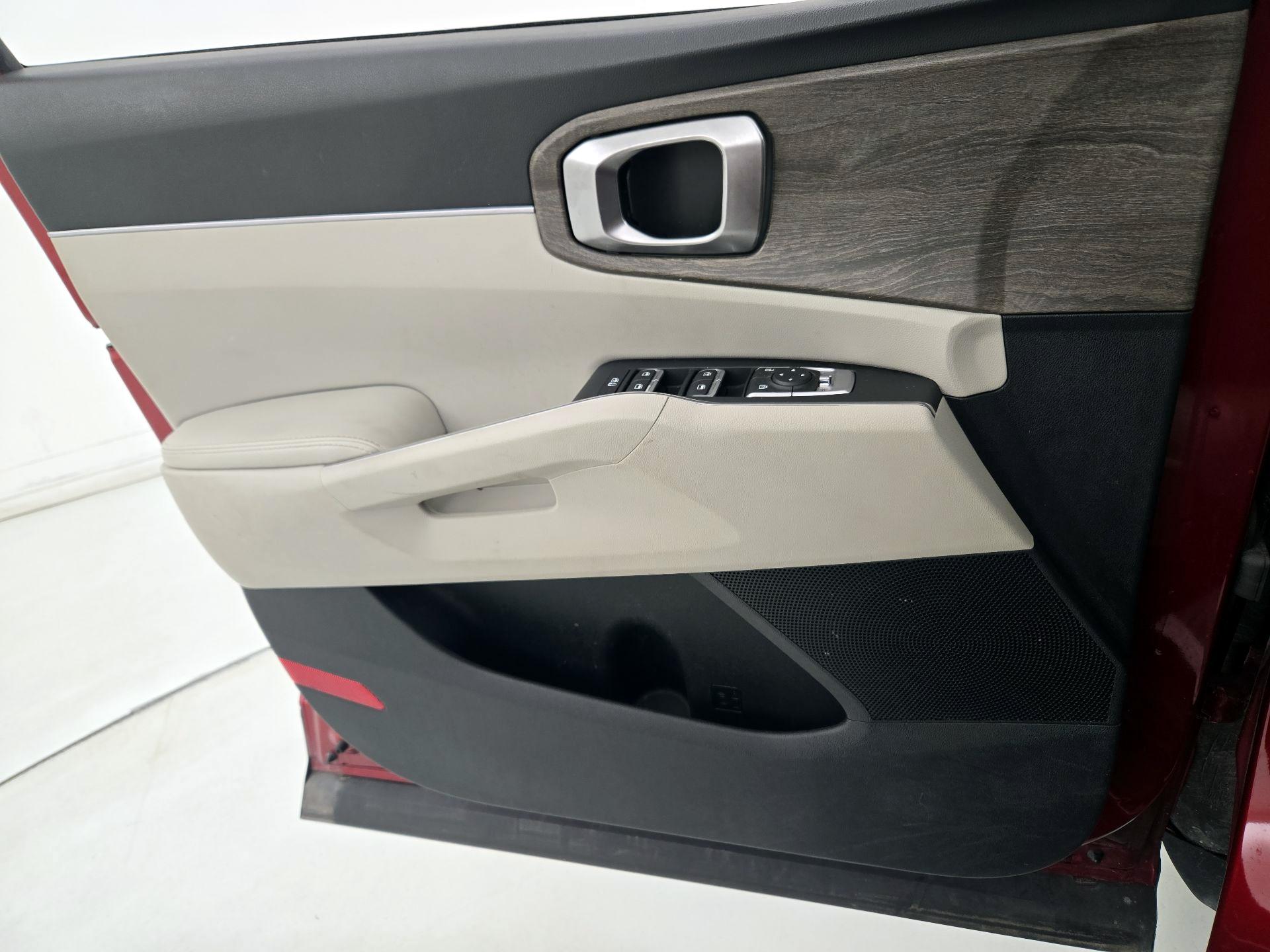 Thumbnail: 2022 Kia Sorento - 12