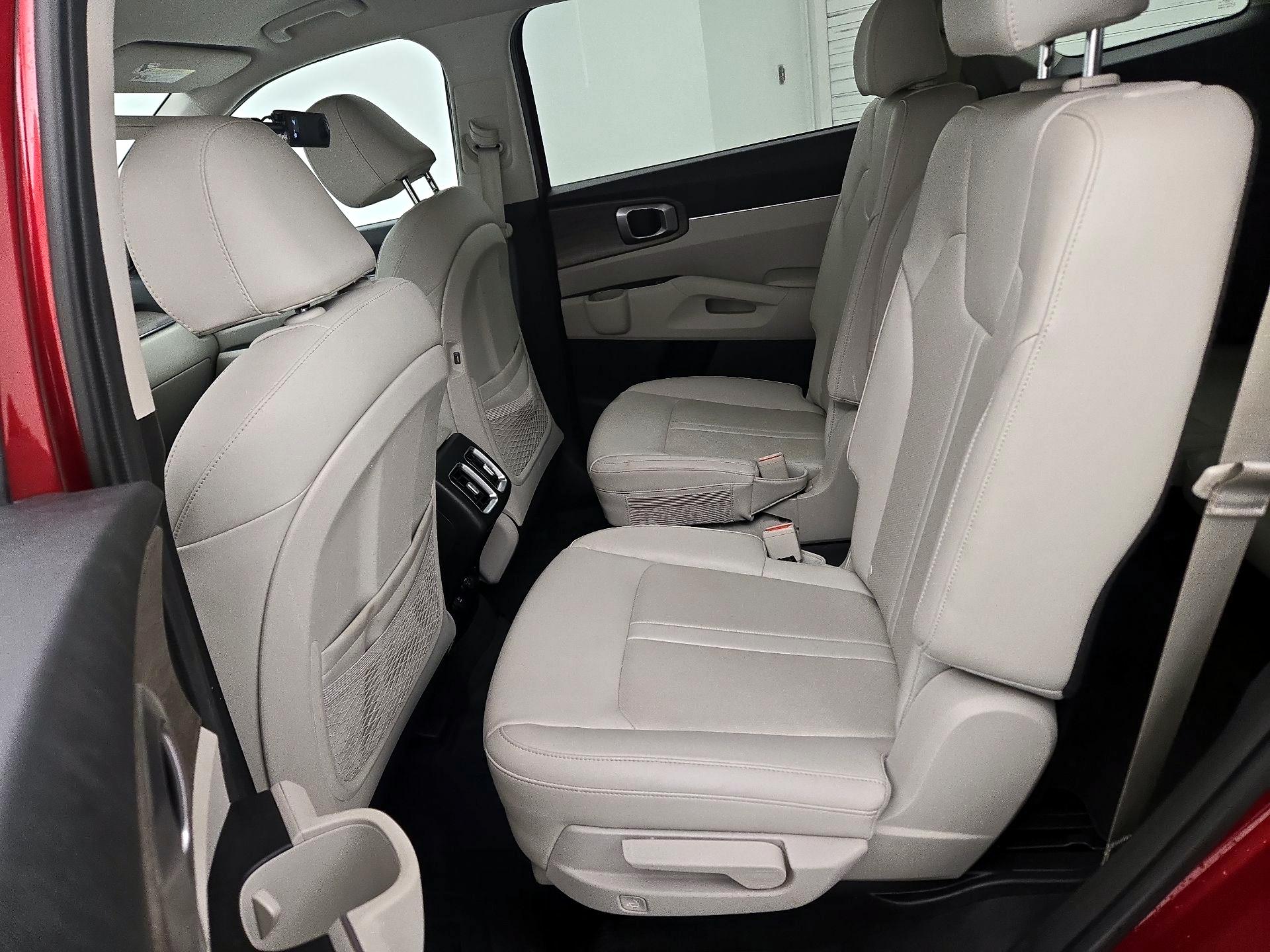 Thumbnail: 2022 Kia Sorento - 20