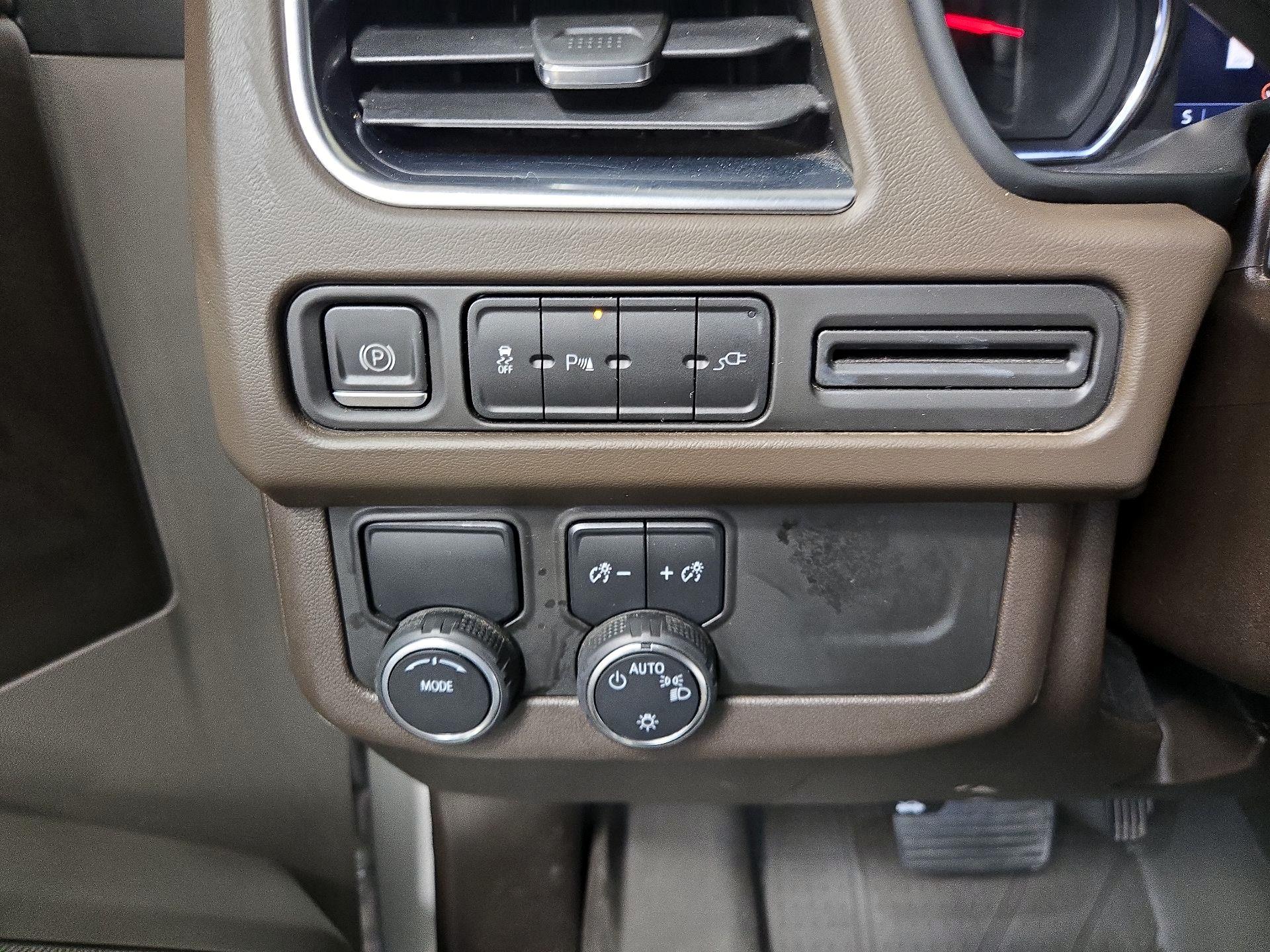 Thumbnail: 2021 Chevrolet Tahoe - 13