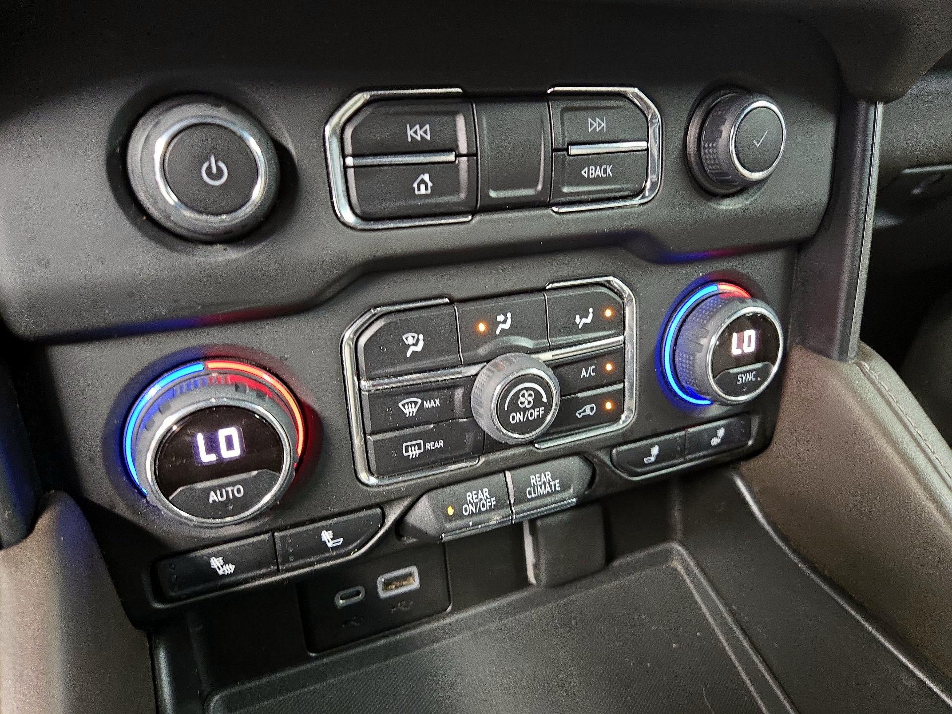 Thumbnail: 2021 Chevrolet Tahoe - 17