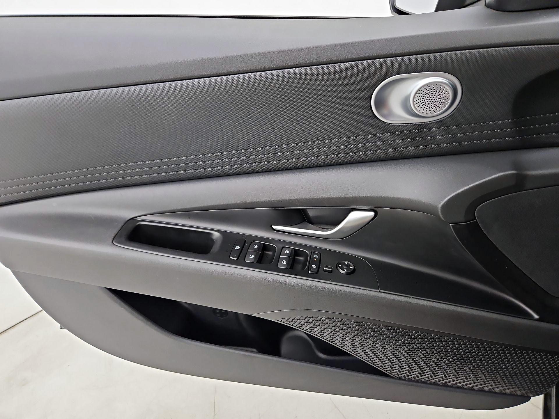 Thumbnail: 2025 Hyundai Elantra - 12