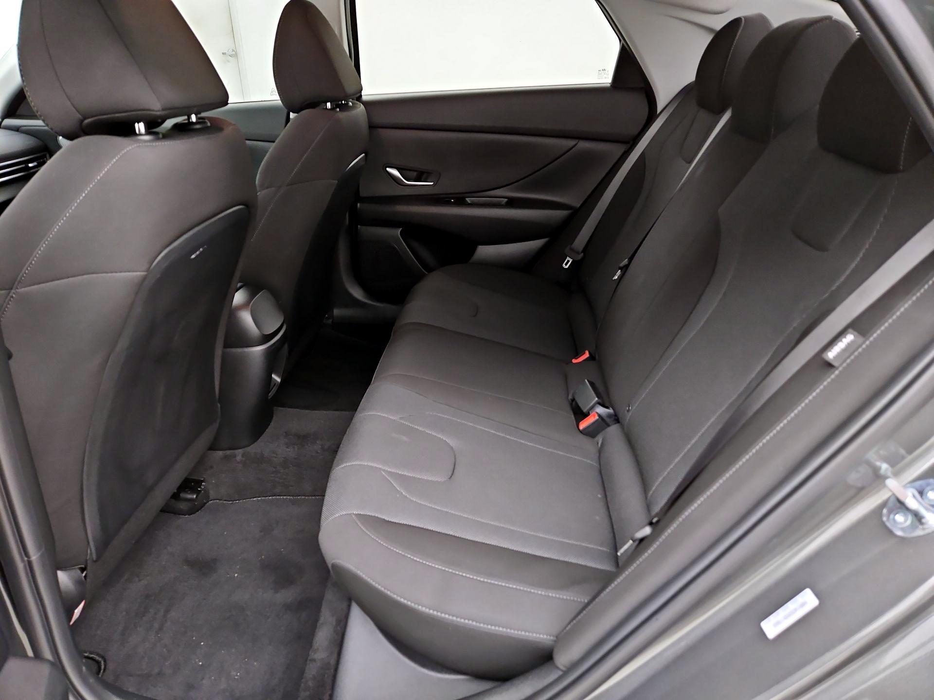 Thumbnail: 2025 Hyundai Elantra - 19