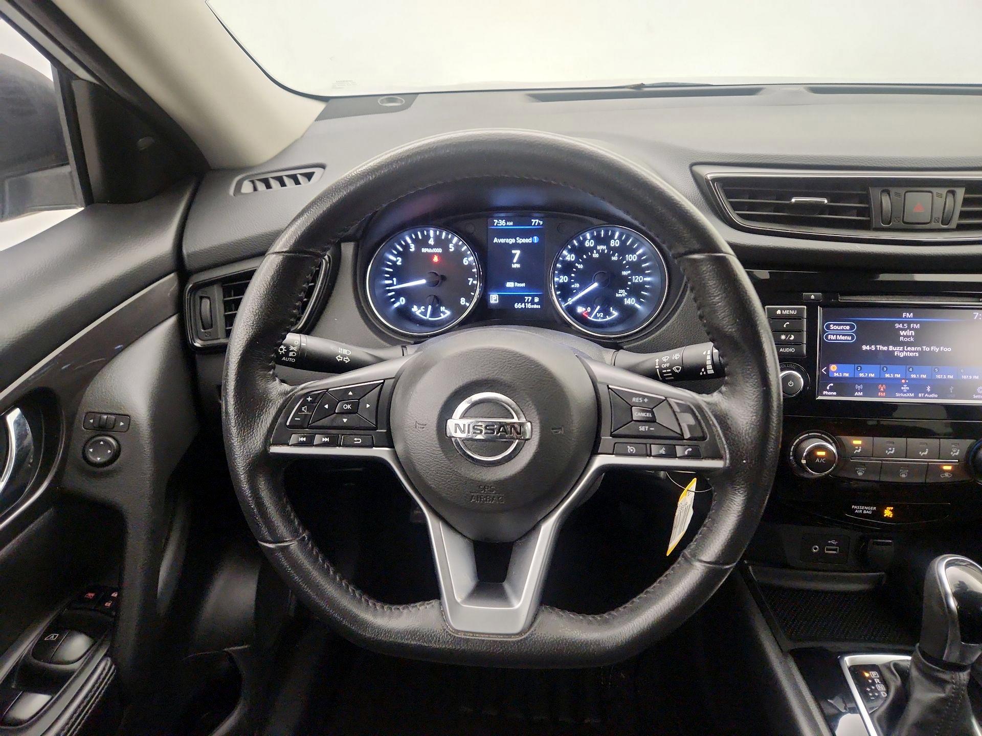 Thumbnail: 2019 Nissan Rogue - 10