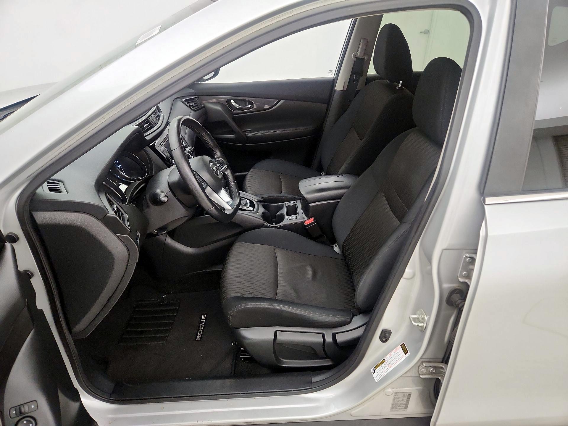 Thumbnail: 2019 Nissan Rogue - 11