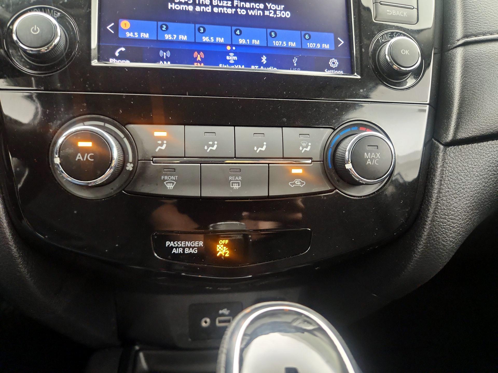 Thumbnail: 2019 Nissan Rogue - 16