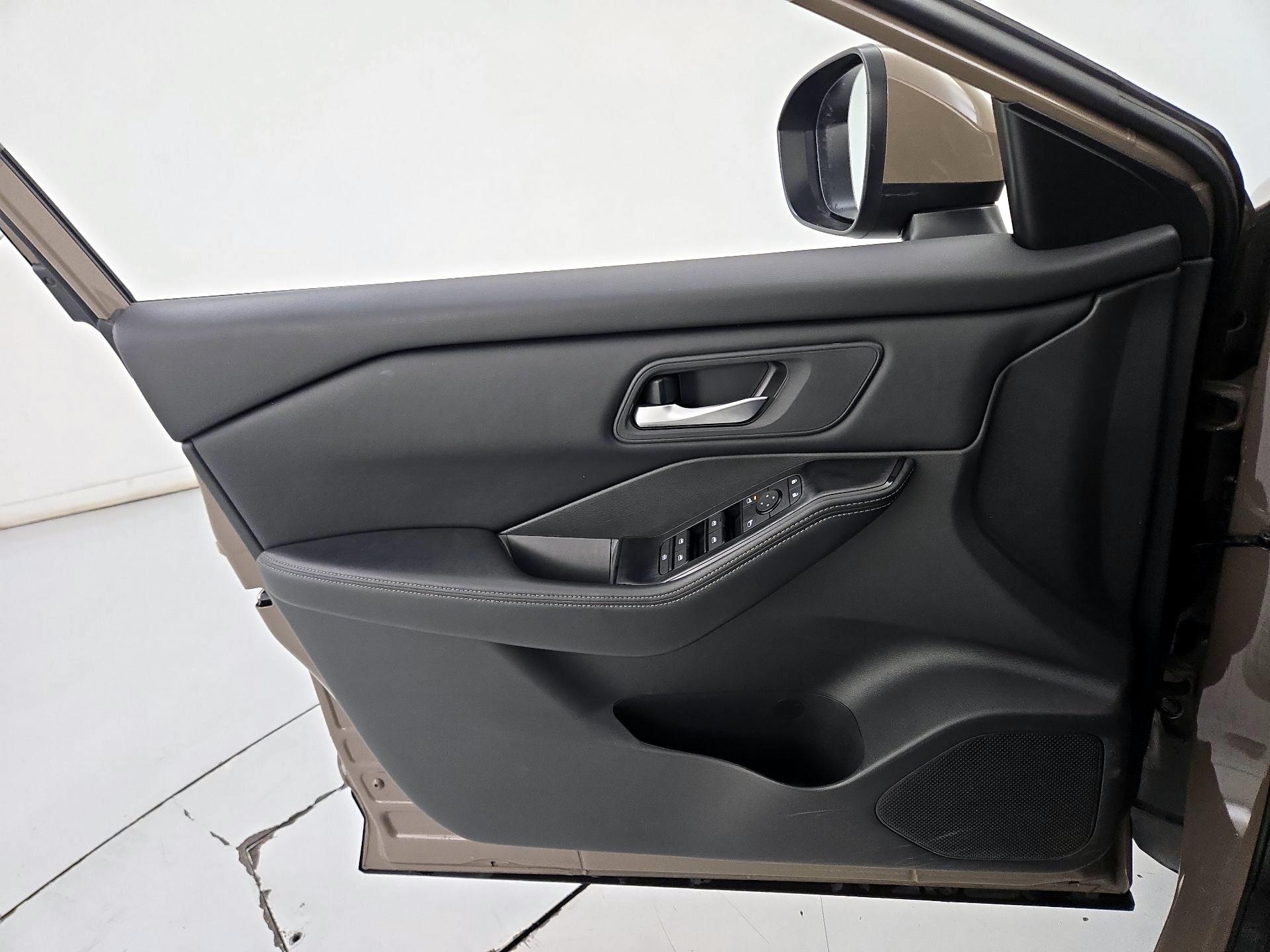 Thumbnail: 2025 Nissan Rogue - 12