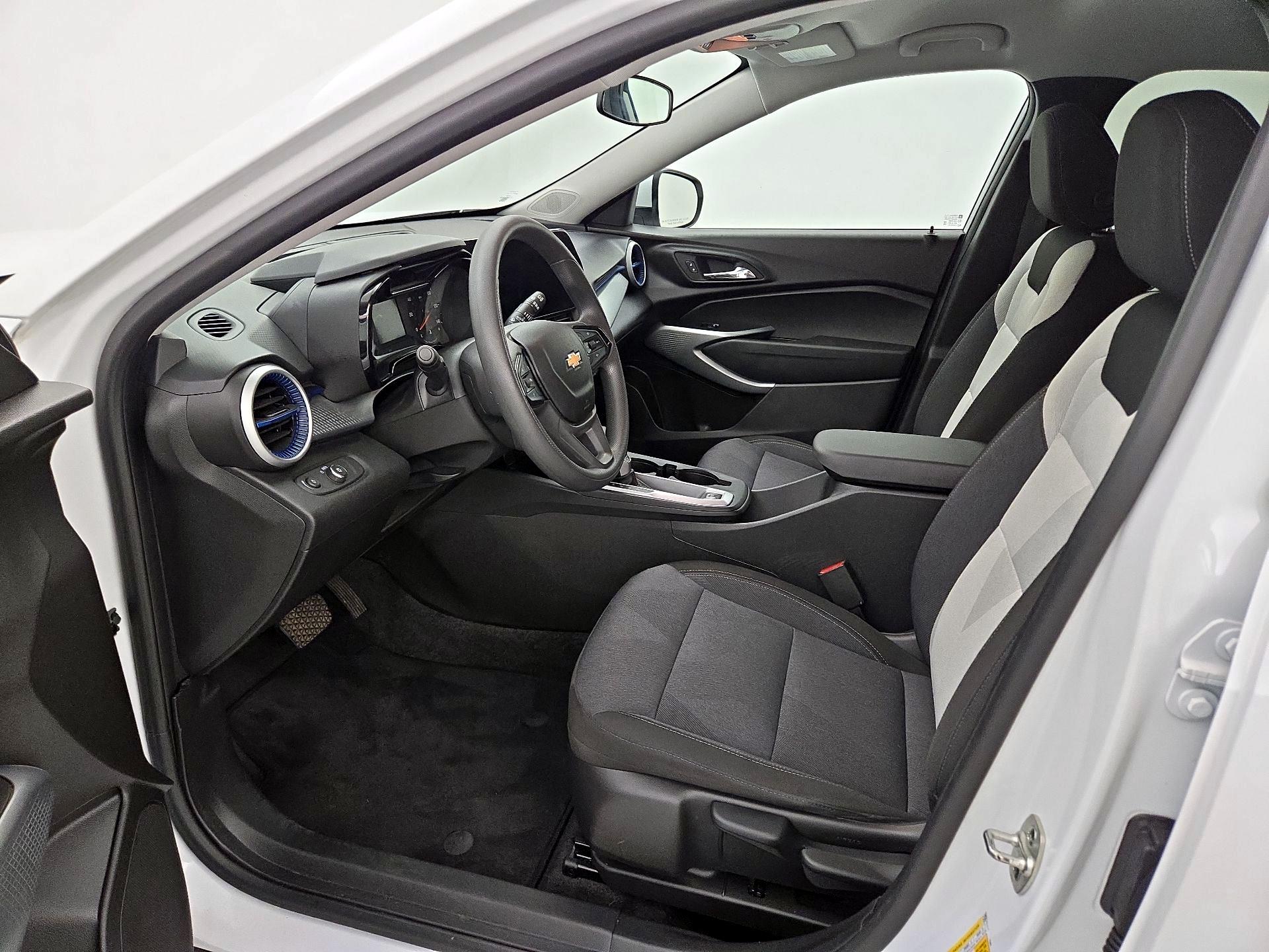 Thumbnail: 2024 Chevrolet Trax - 11