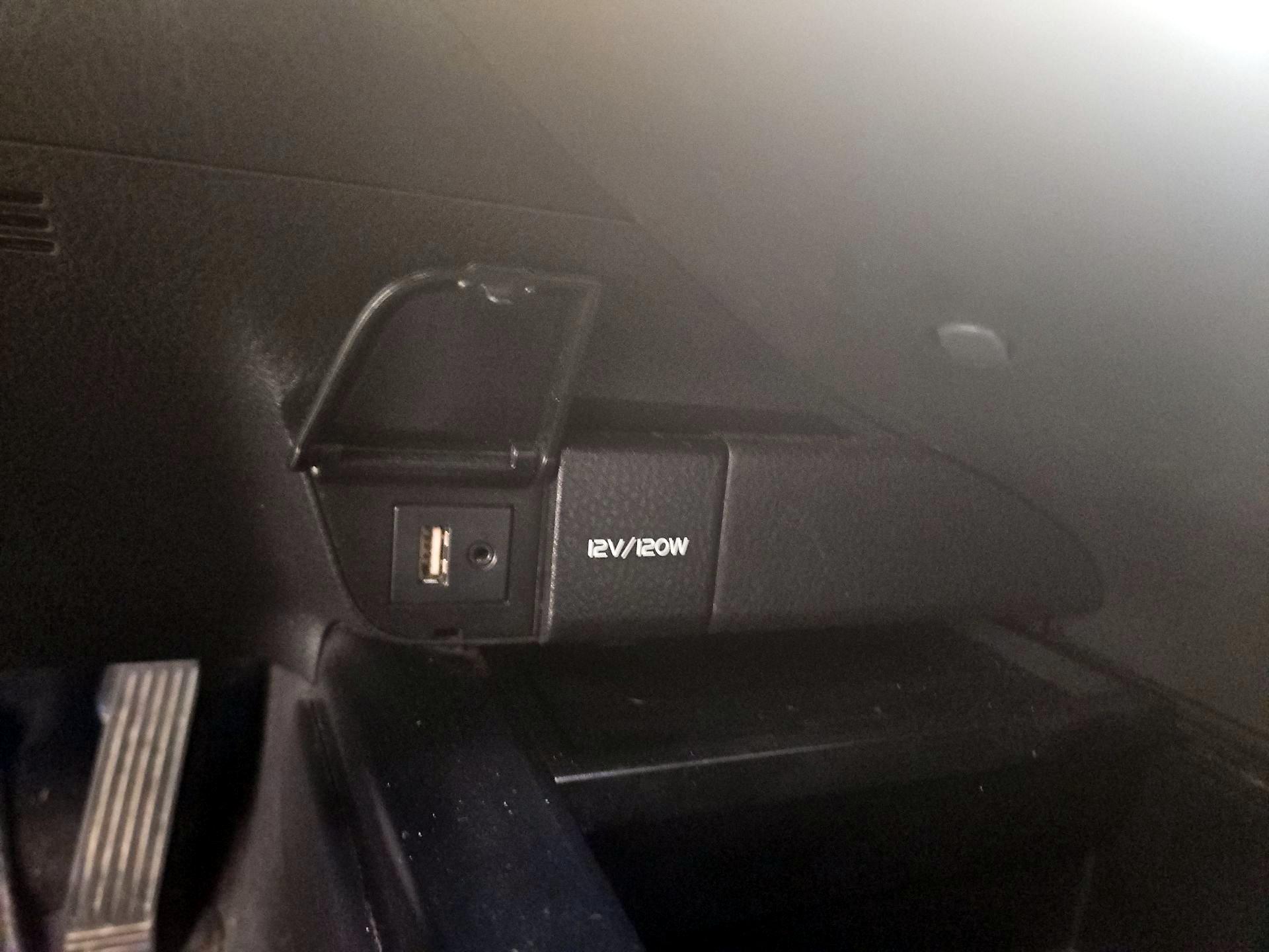 Thumbnail: 2019 Toyota Camry - 18