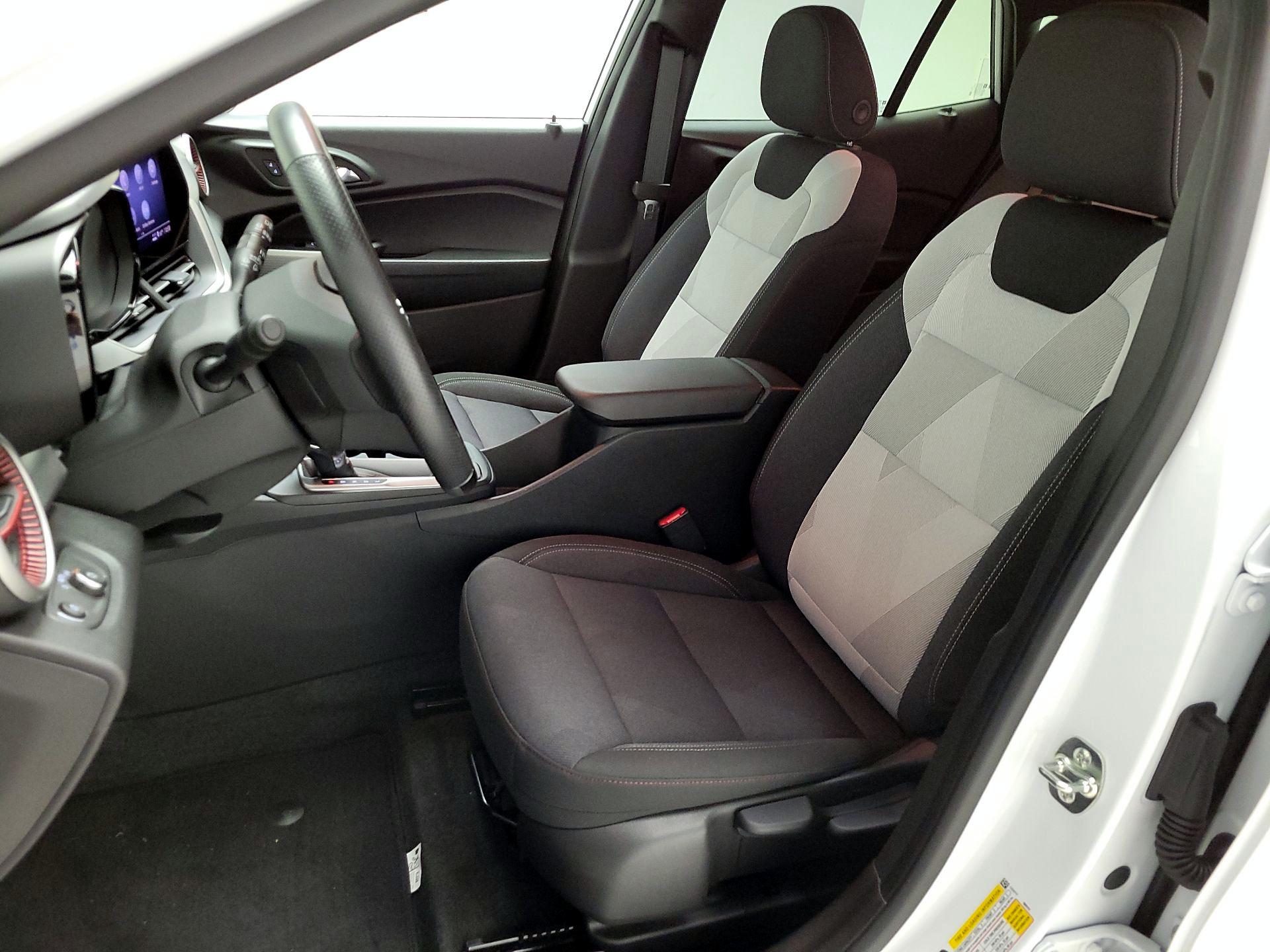 Thumbnail: 2025 Chevrolet Trax - 11