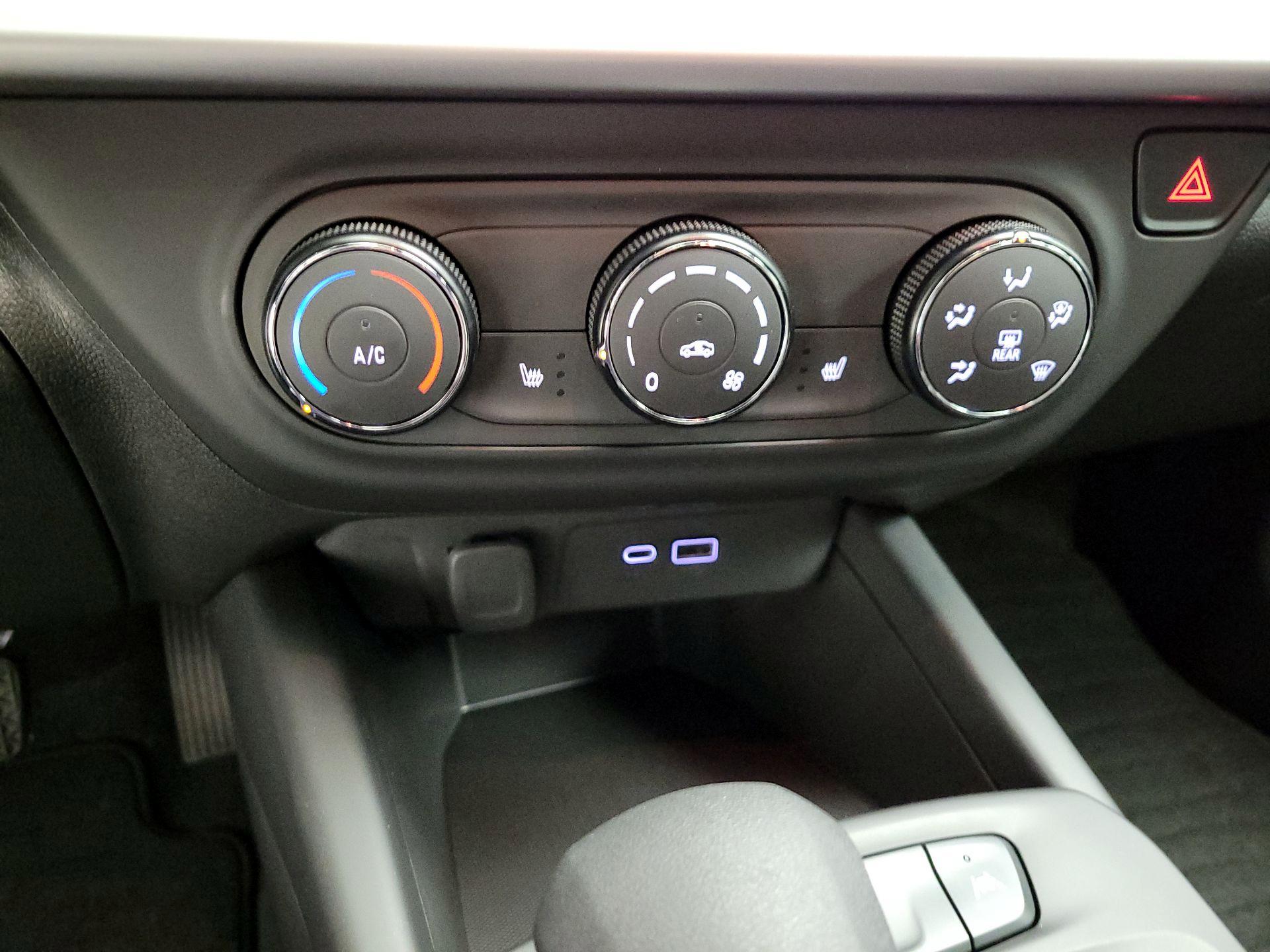 Thumbnail: 2025 Chevrolet Trax - 17