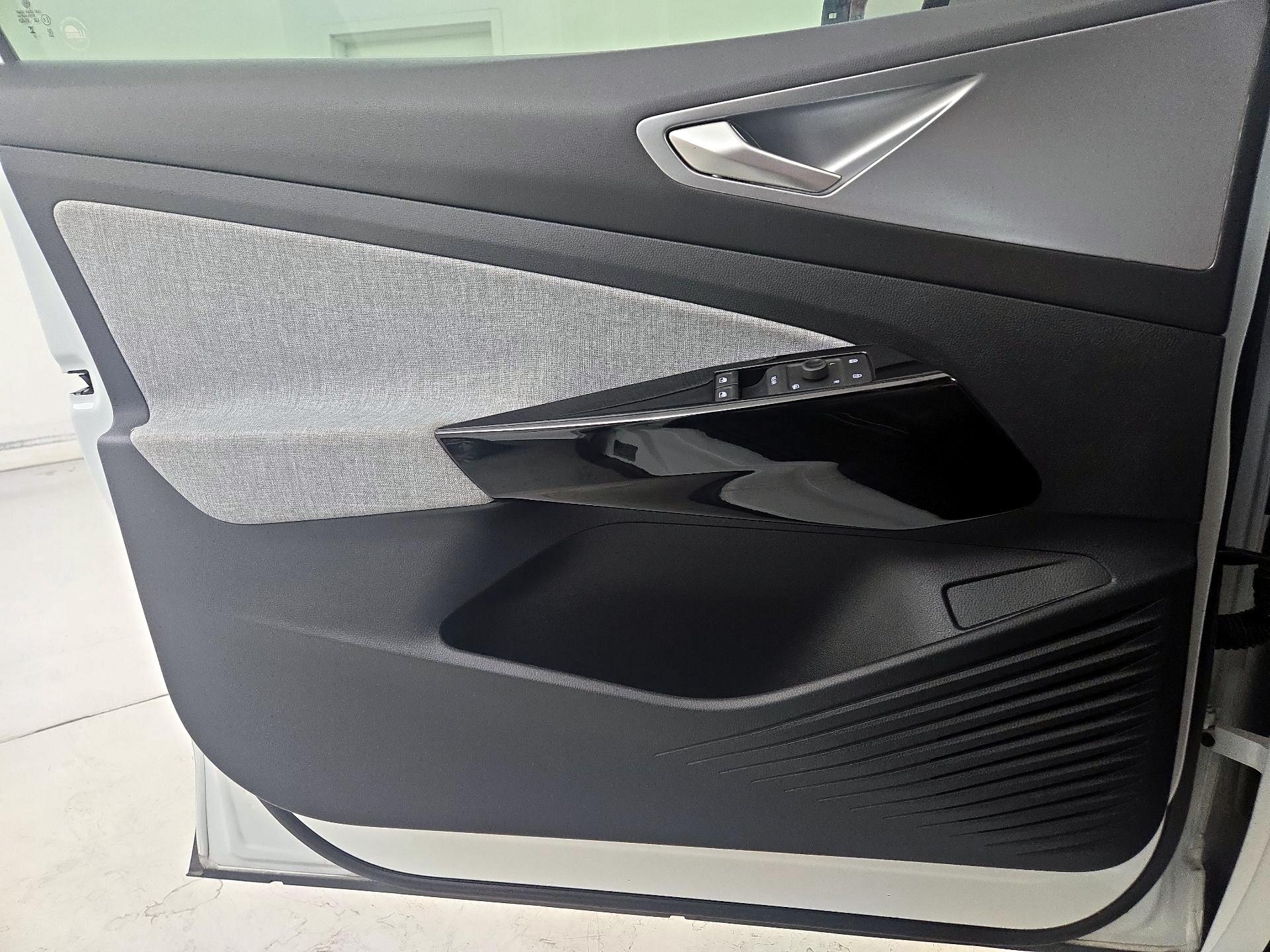 Thumbnail: 2023 Volkswagen ID.4 - 12