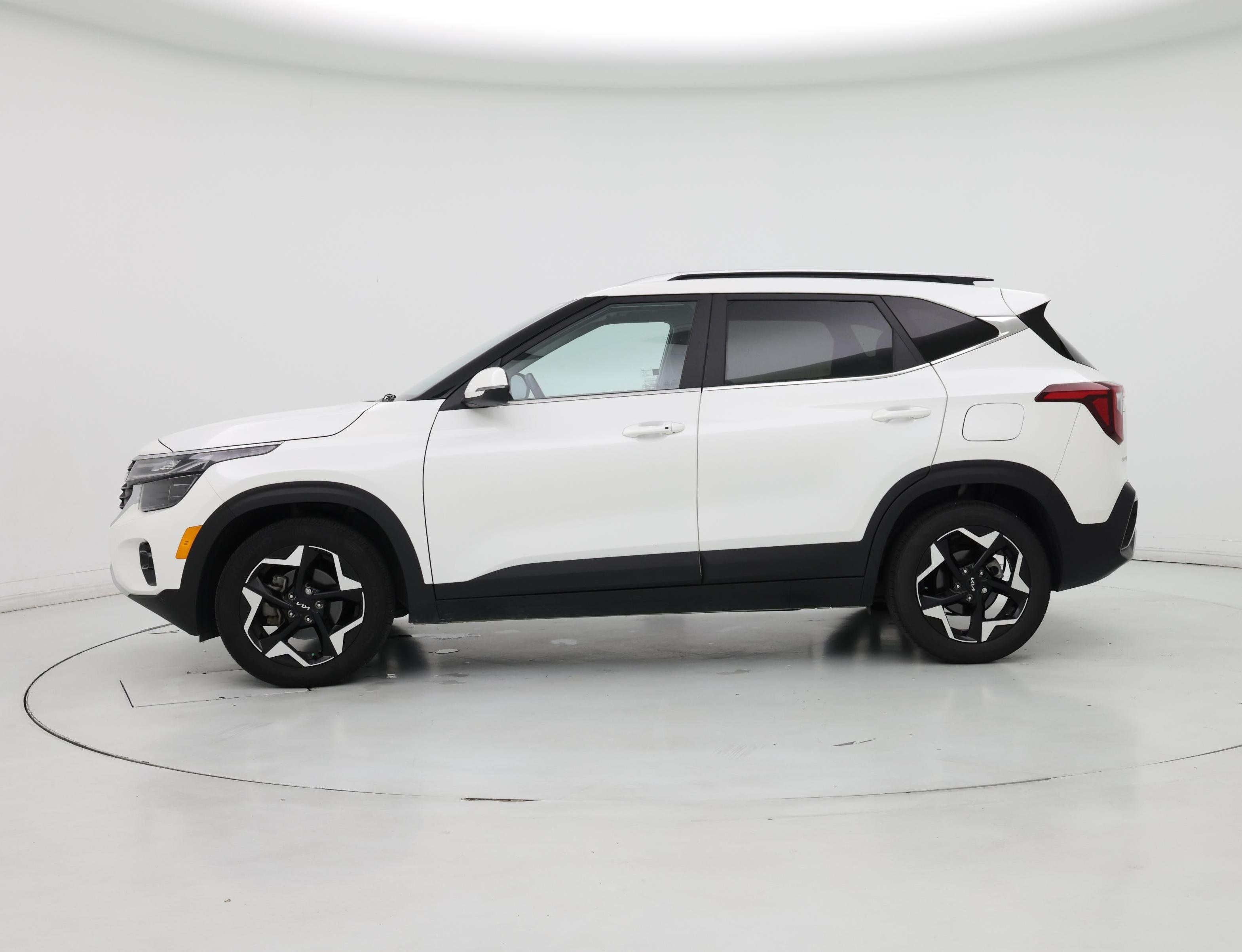 Thumbnail: 2024 Kia Seltos - 3