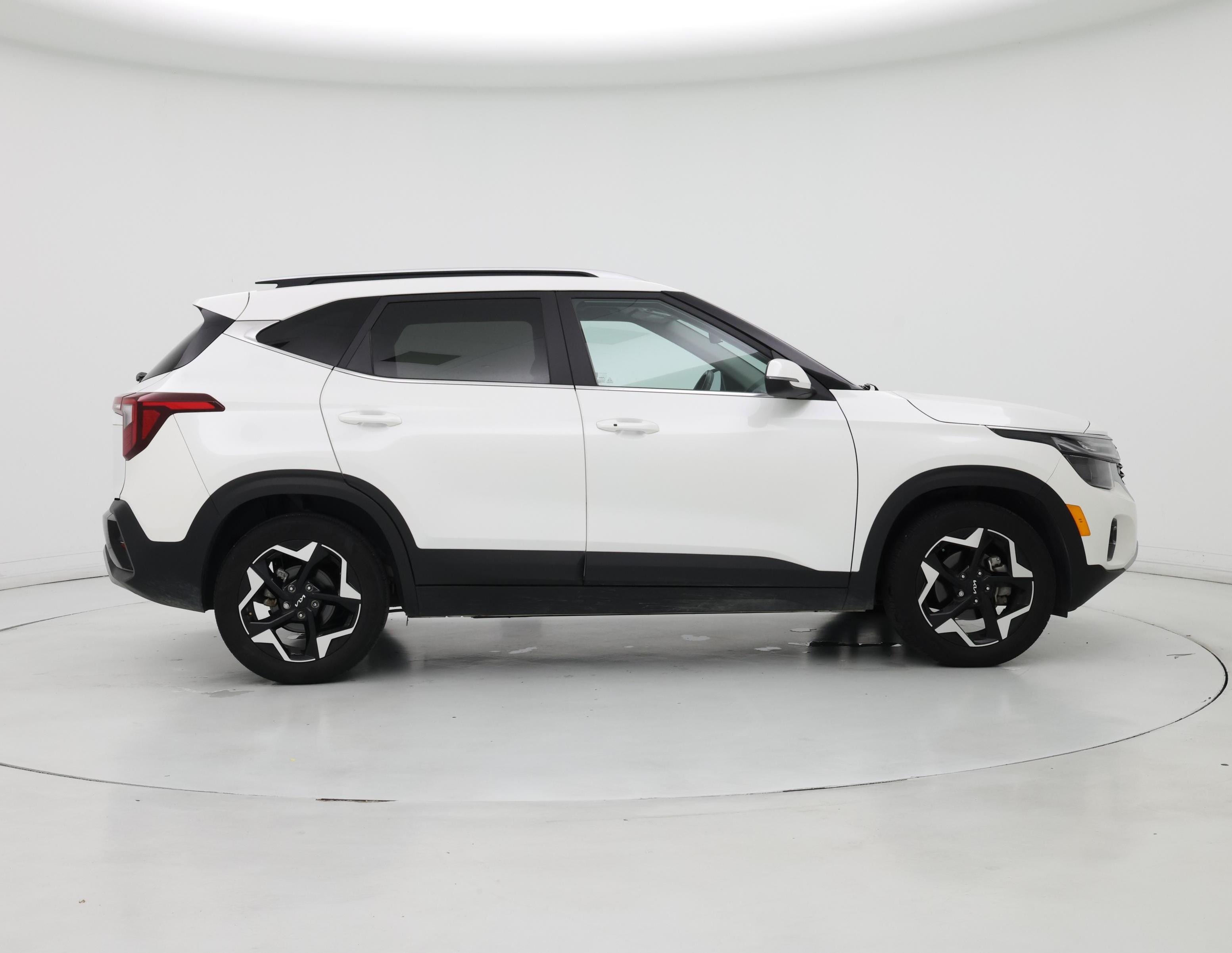 Thumbnail: 2024 Kia Seltos - 7