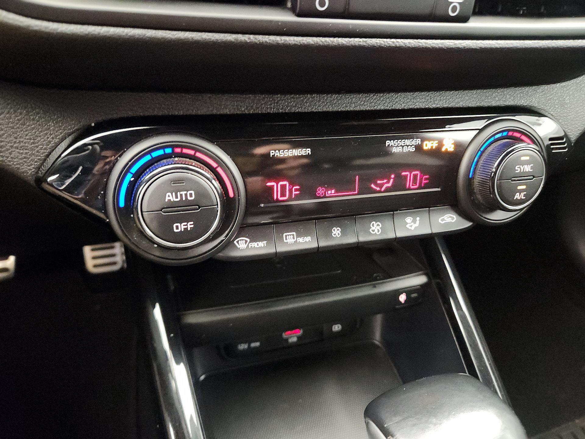 Thumbnail: 2022 Kia Forte - 17