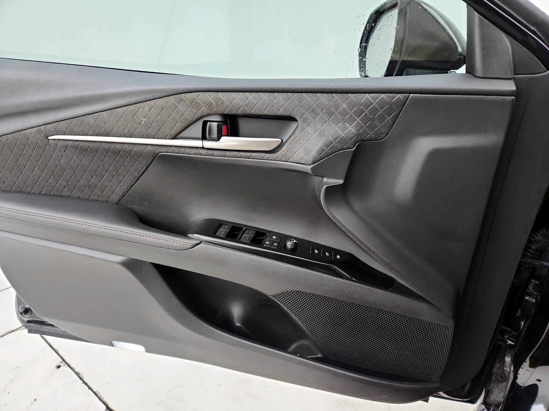 Thumbnail: 2025 Toyota Camry - 12