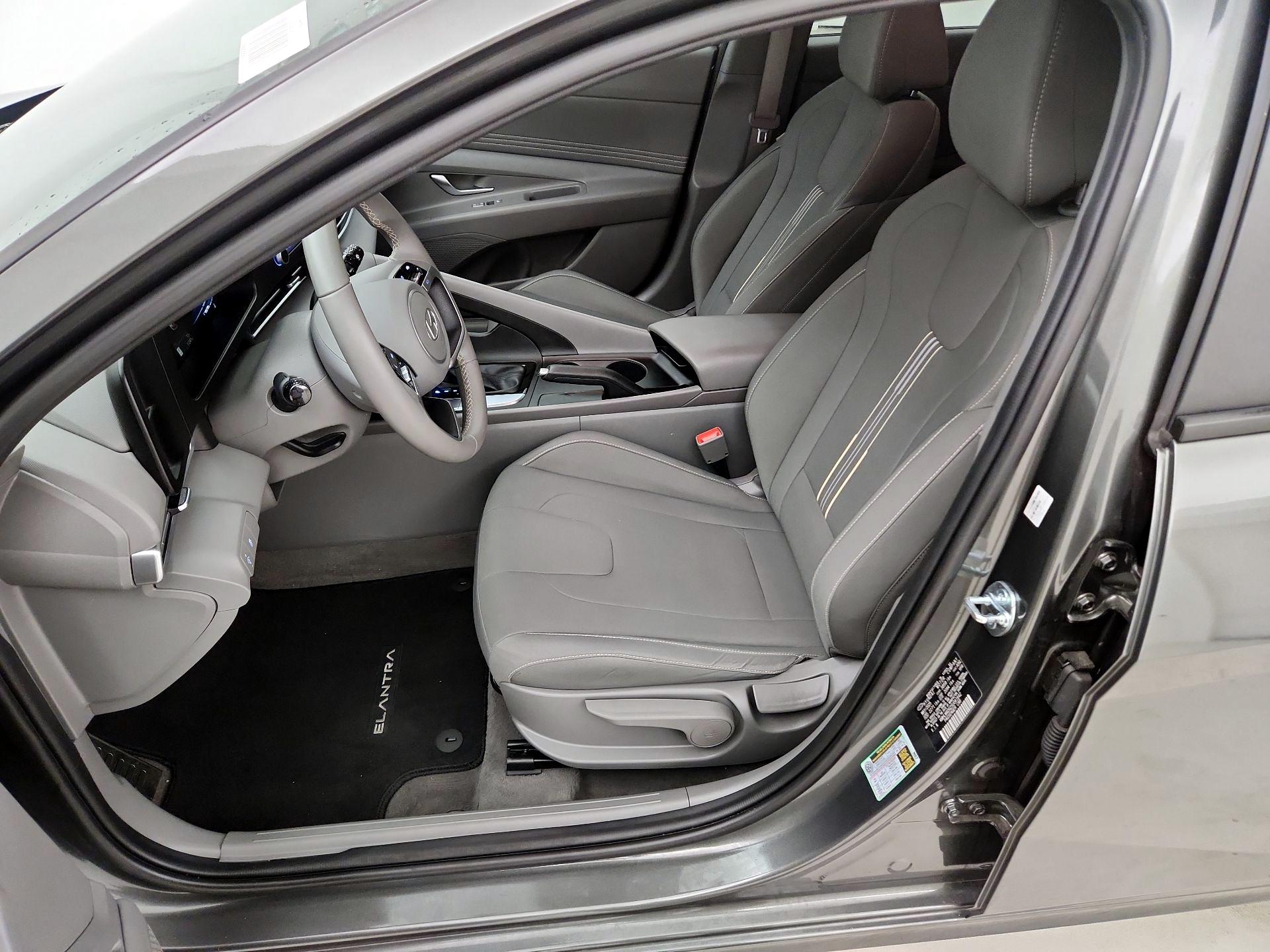 Thumbnail: 2025 Hyundai Elantra - 11