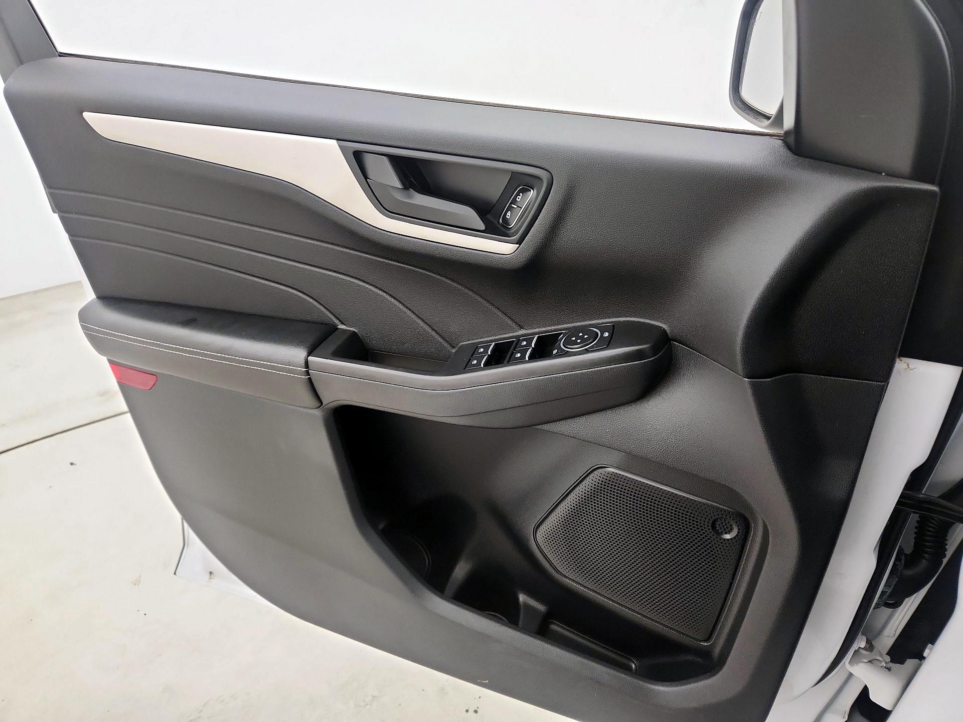 Thumbnail: 2022 Ford Escape - 12