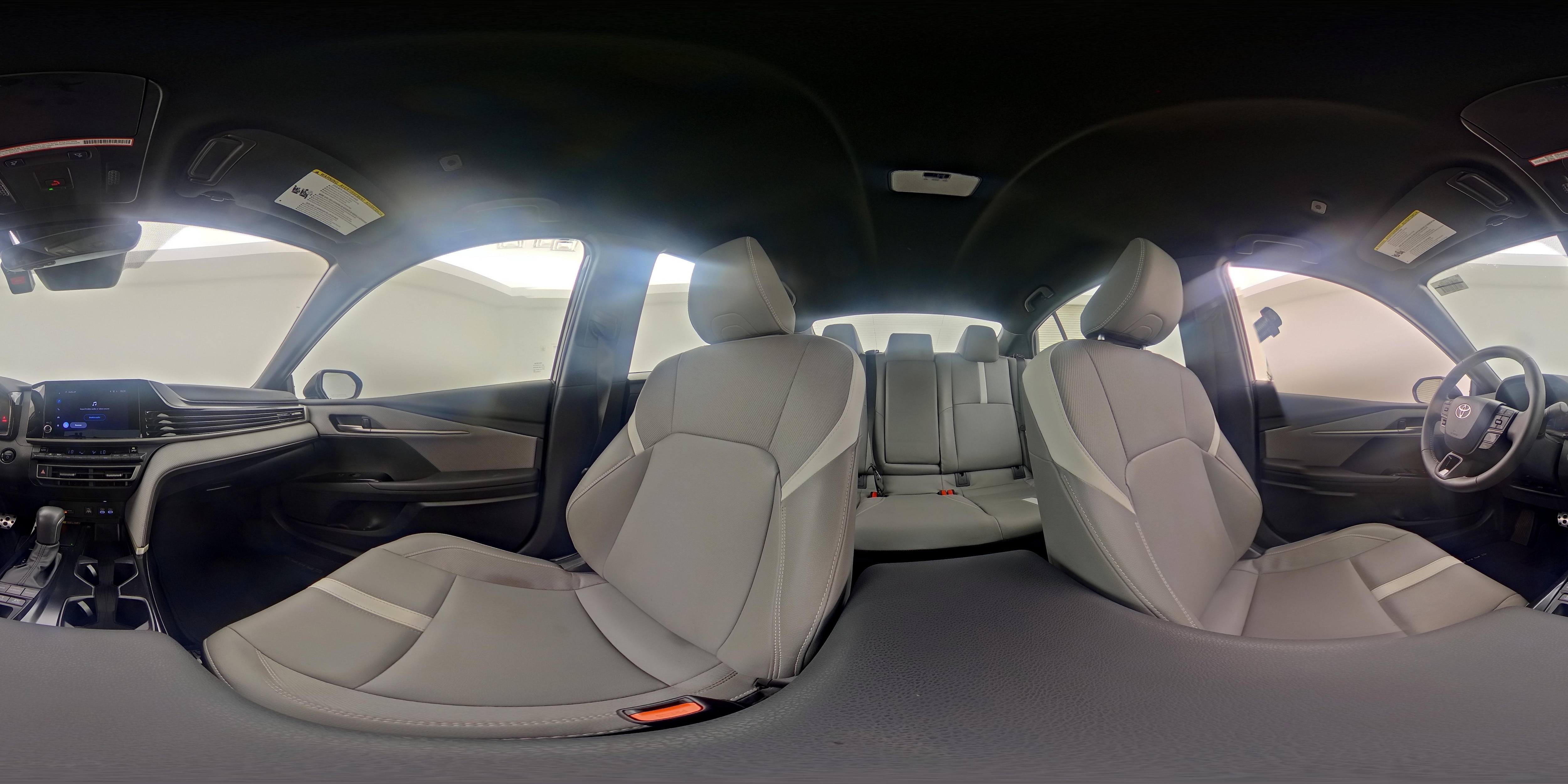 2025 Toyota Camry SE - Photo 24
