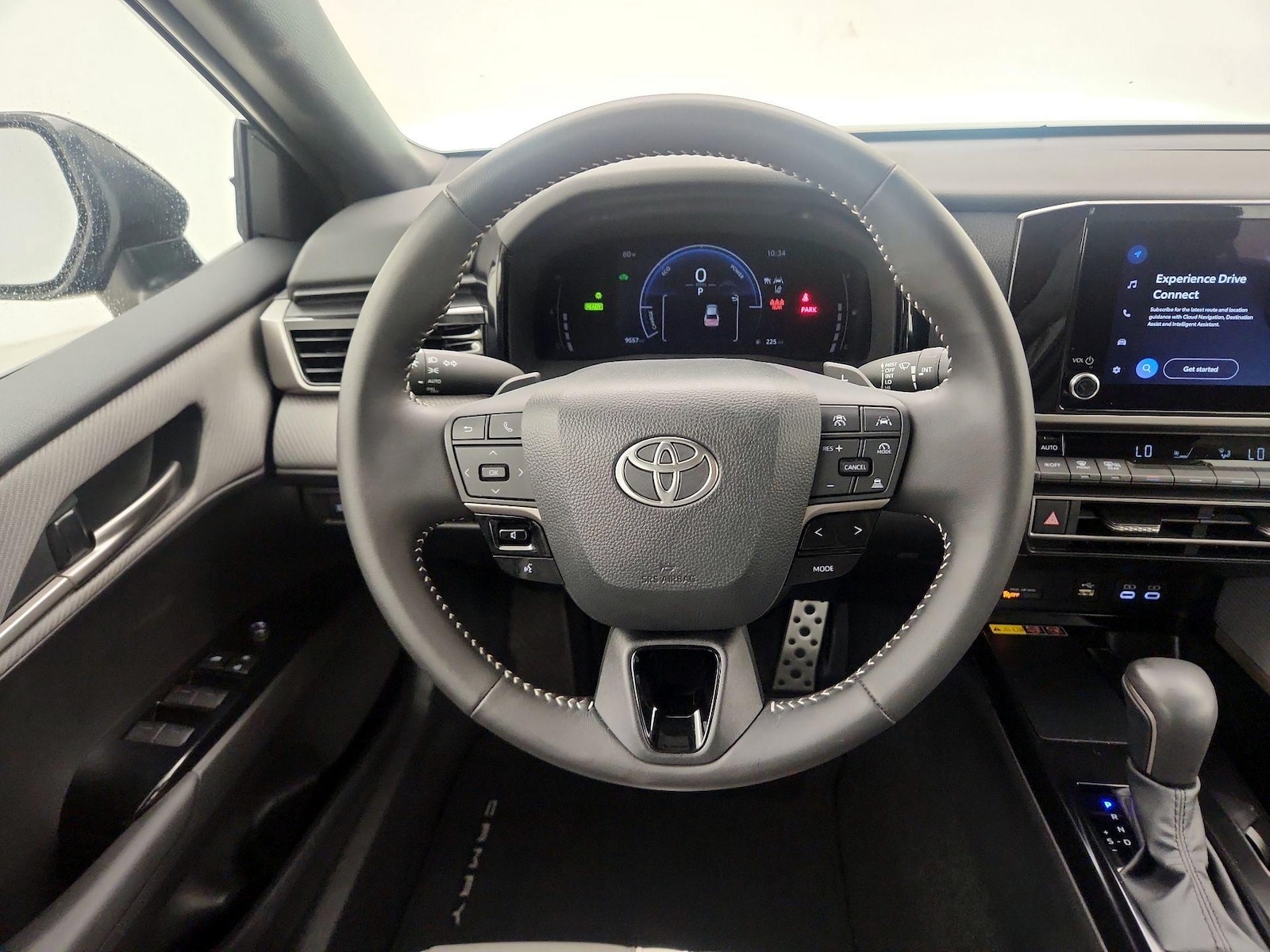 2025 Toyota Camry SE - Photo 11