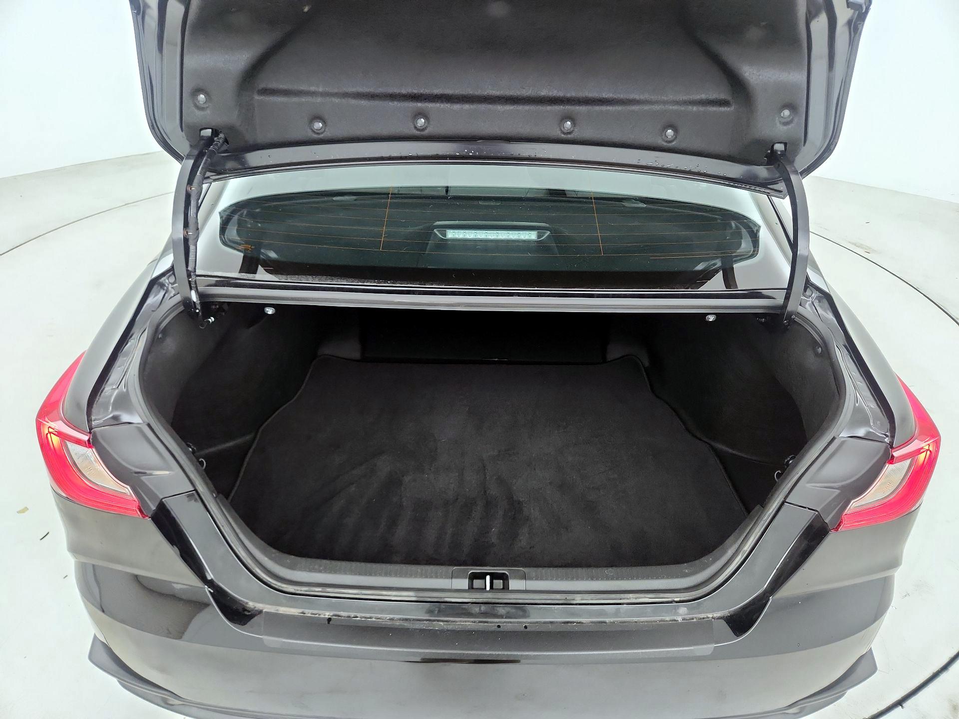 Thumbnail: 2025 Toyota Camry - 20