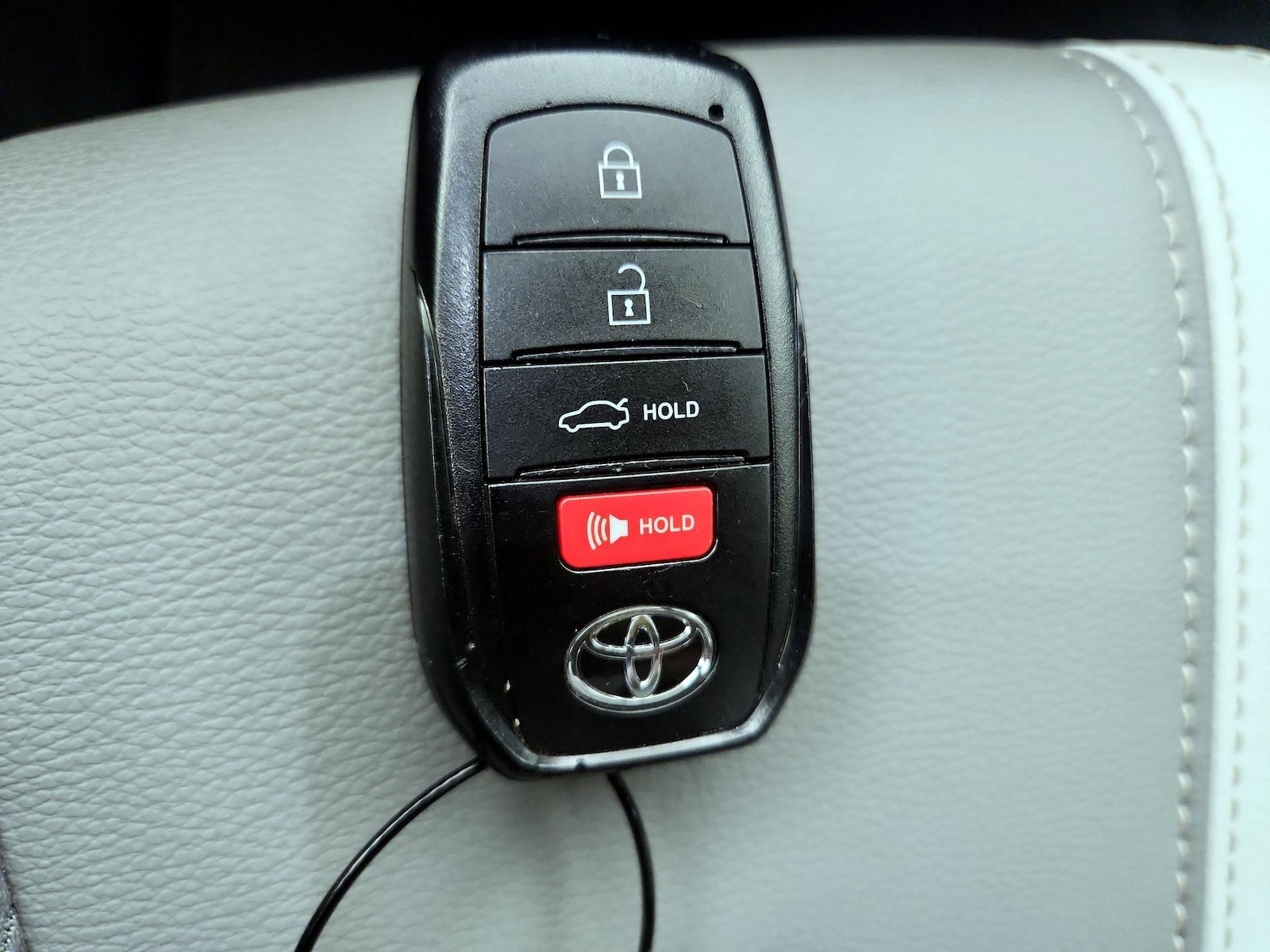 2025 Toyota Camry SE - Photo 23