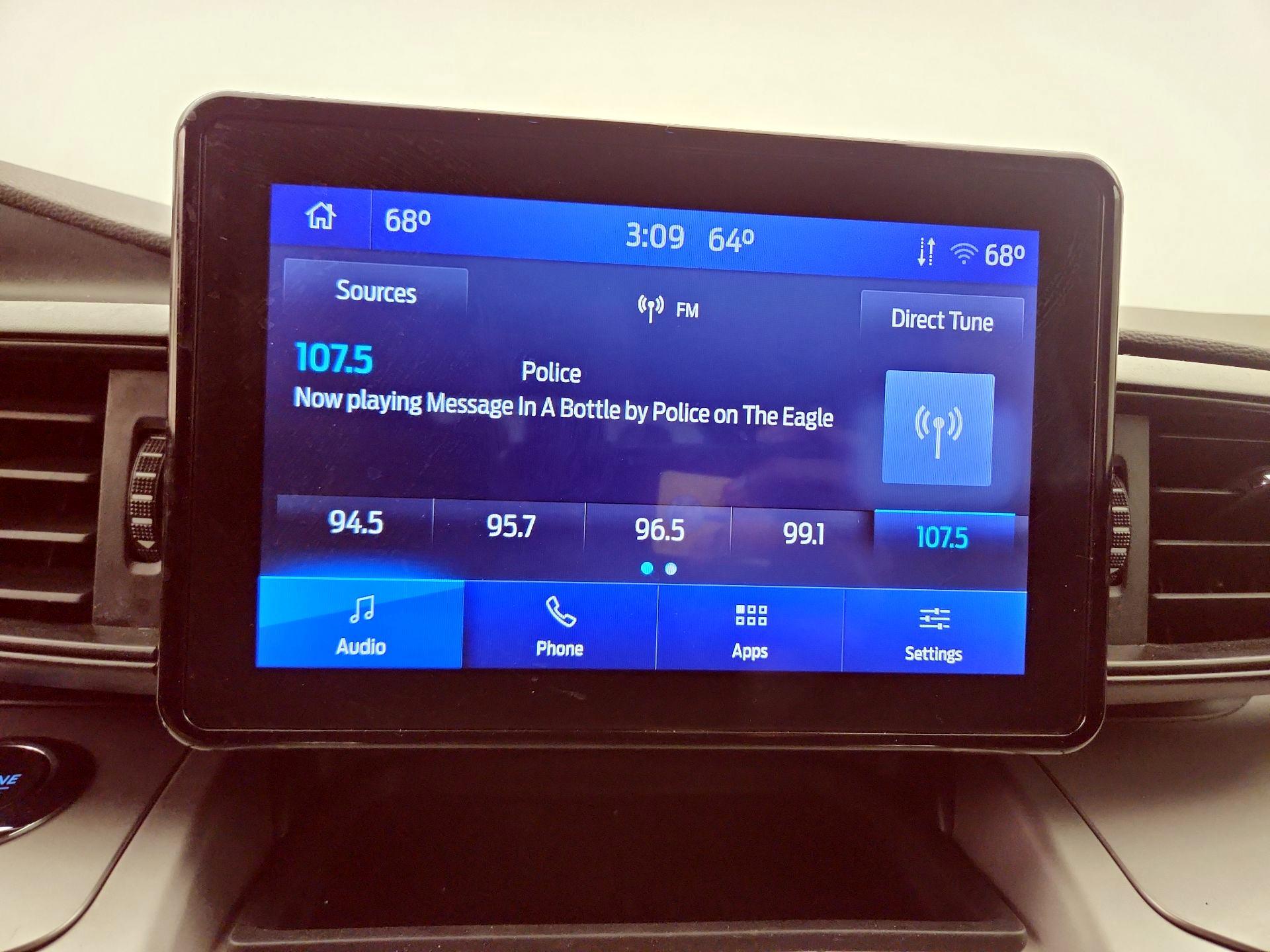 Thumbnail: 2022 Ford Explorer - 15