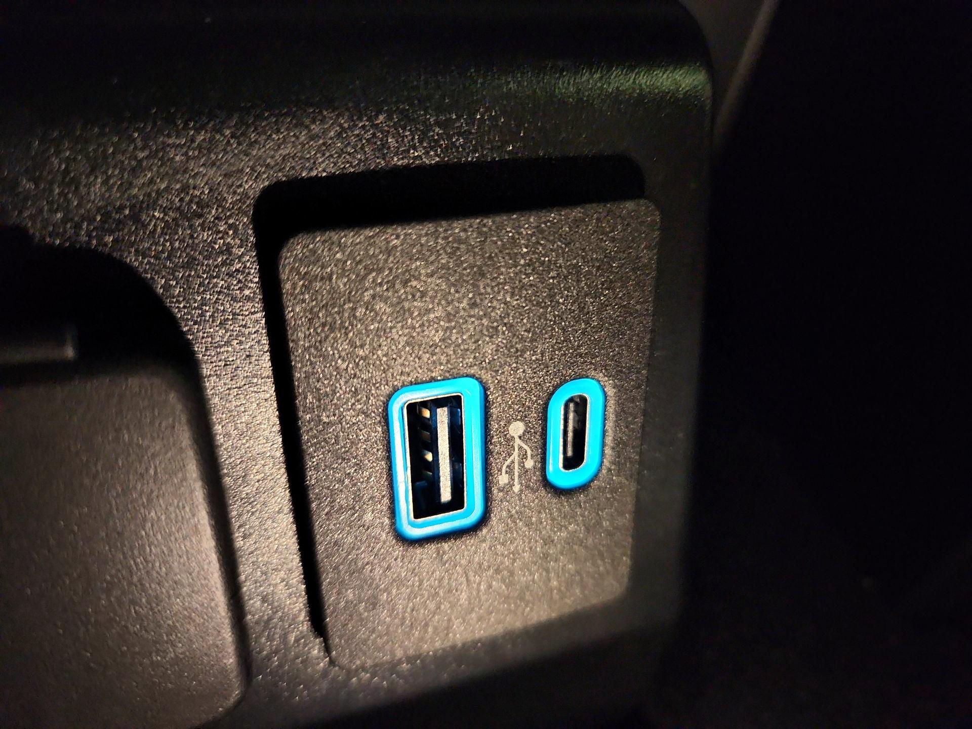 Thumbnail: 2022 Ford Explorer - 18