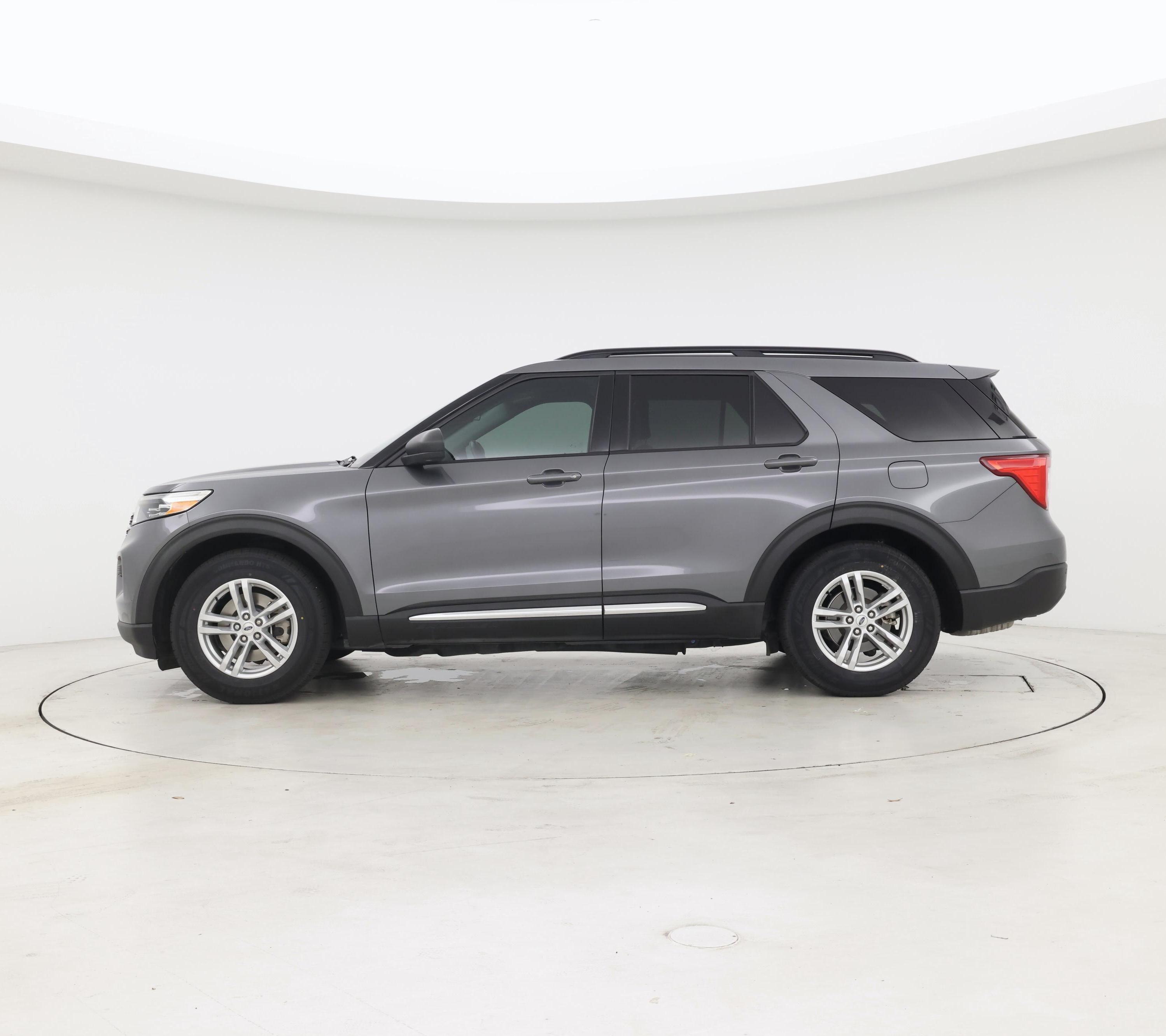 Thumbnail: 2022 Ford Explorer - 3