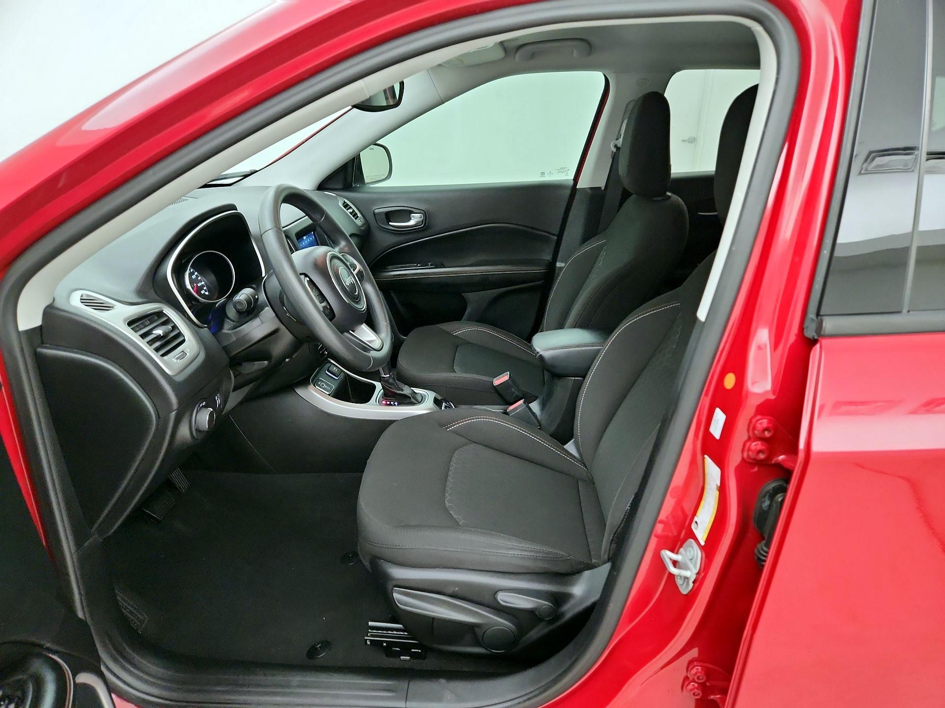 Thumbnail: 2021 Jeep Compass - 11