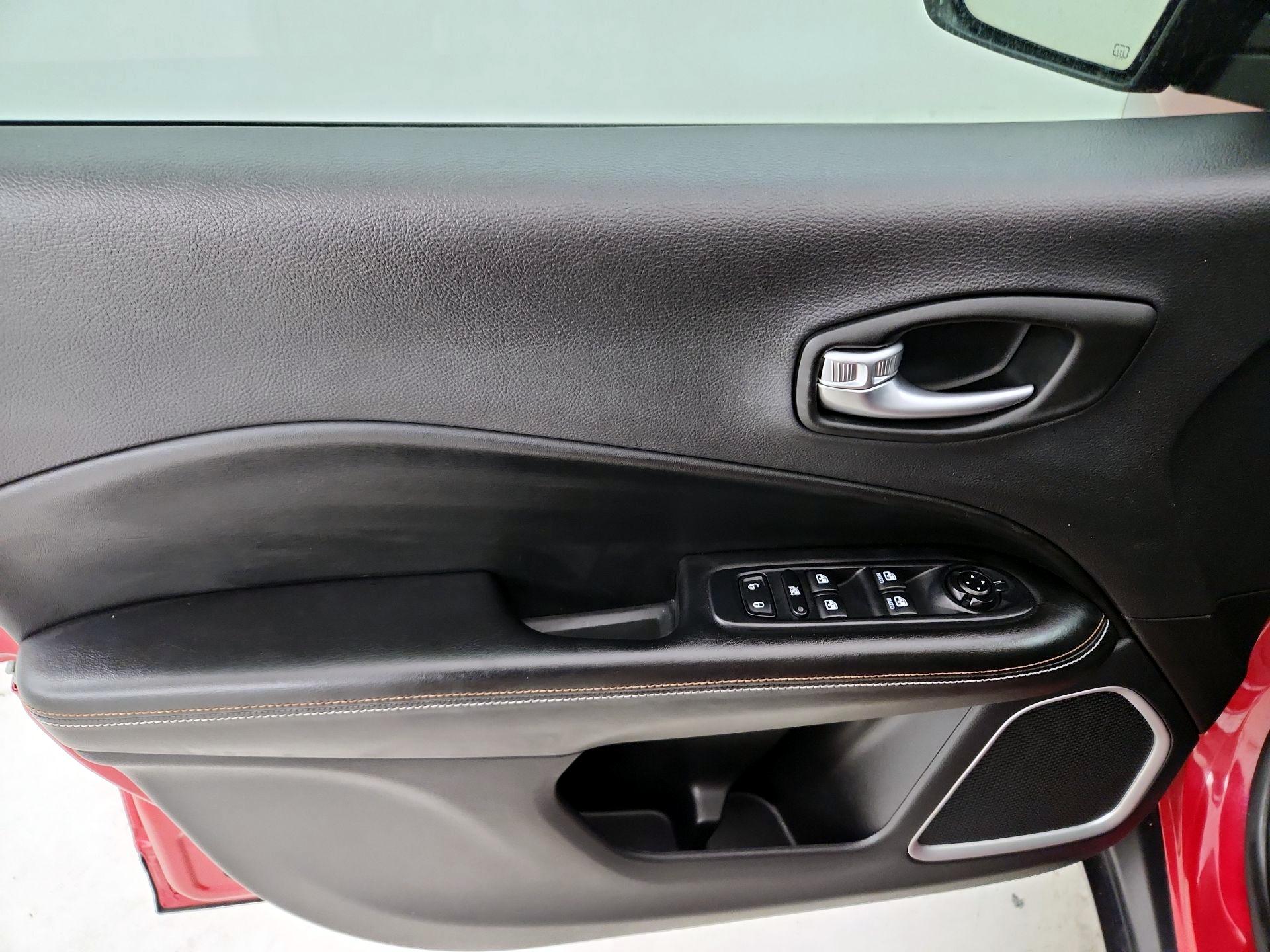 Thumbnail: 2021 Jeep Compass - 12