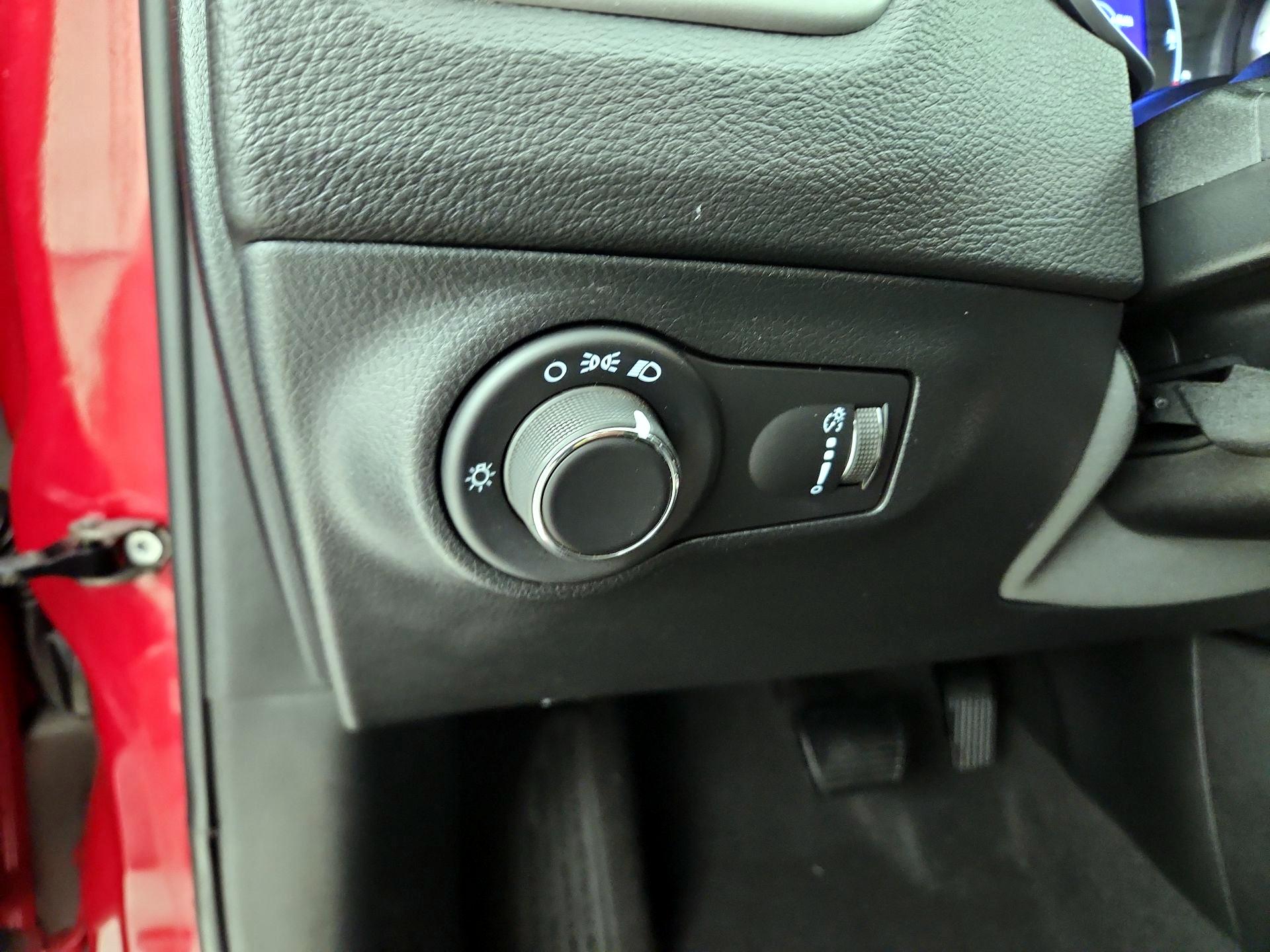 Thumbnail: 2021 Jeep Compass - 13