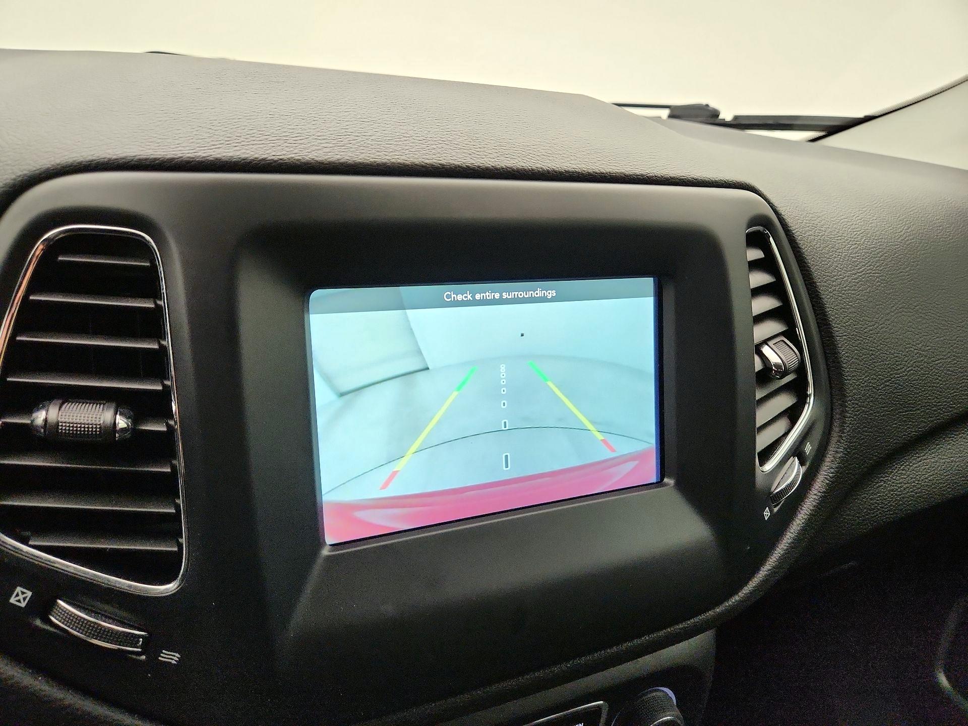 Thumbnail: 2021 Jeep Compass - 14