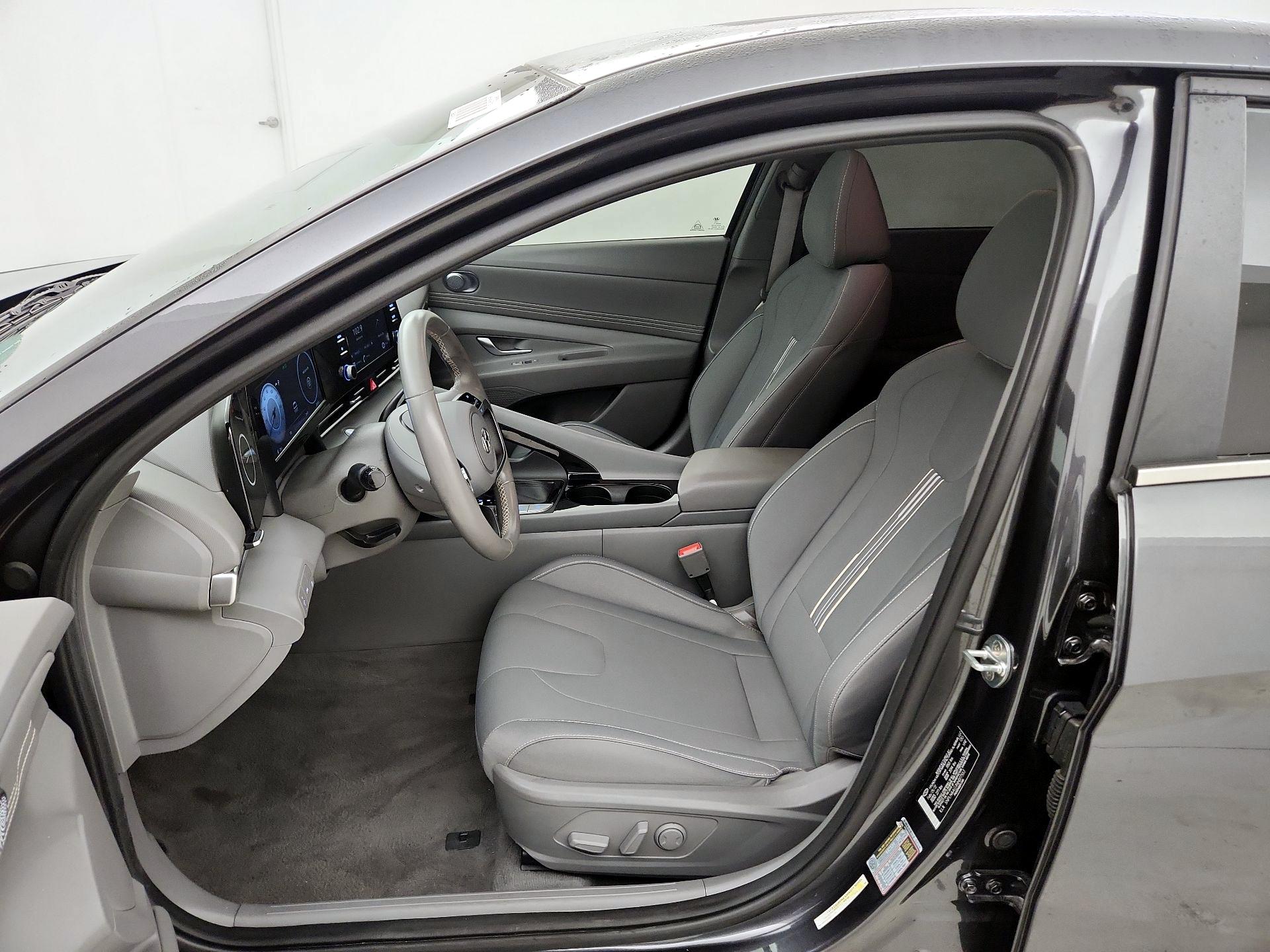 Thumbnail: 2022 Hyundai Elantra - 11