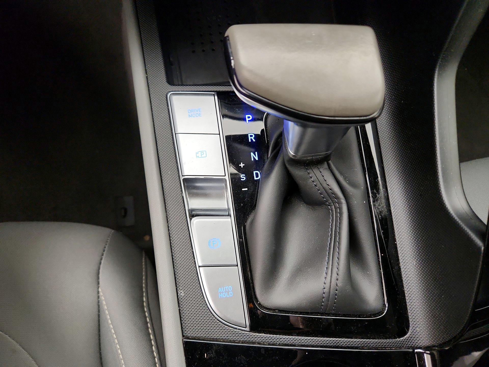 Thumbnail: 2022 Hyundai Elantra - 17