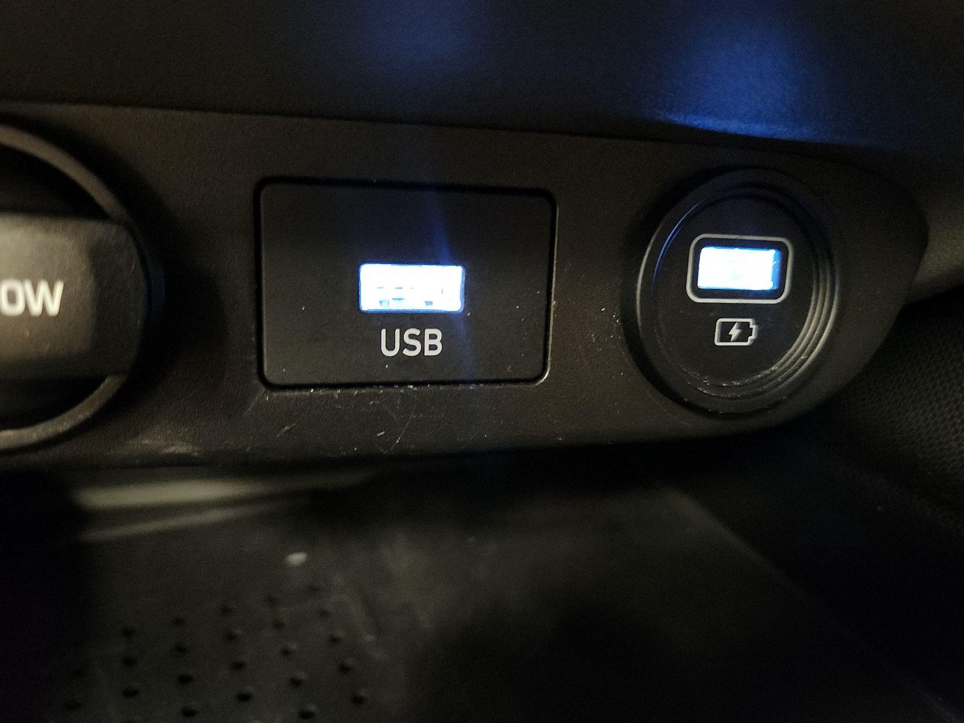 Thumbnail: 2022 Hyundai Elantra - 18