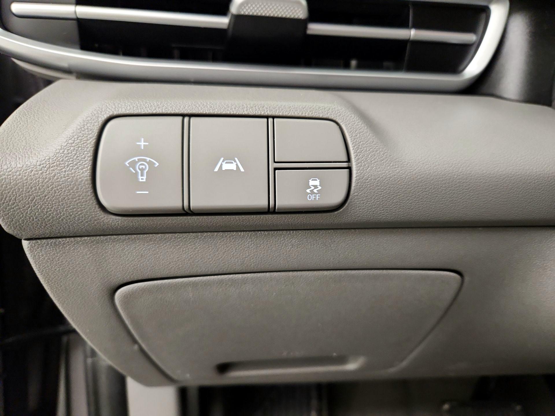 Thumbnail: 2023 Hyundai Elantra - 13