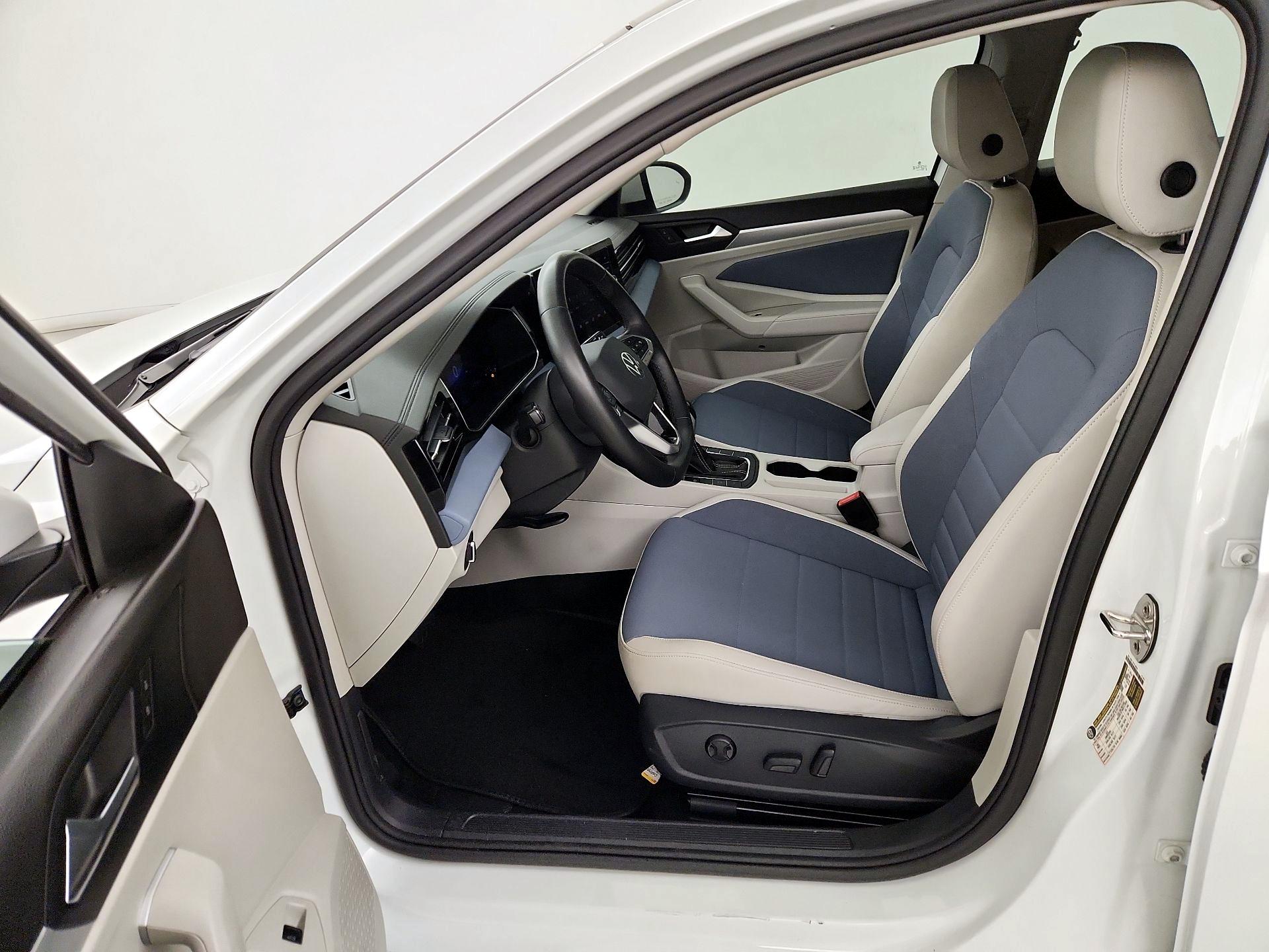 Thumbnail: 2025 Volkswagen Jetta - 11