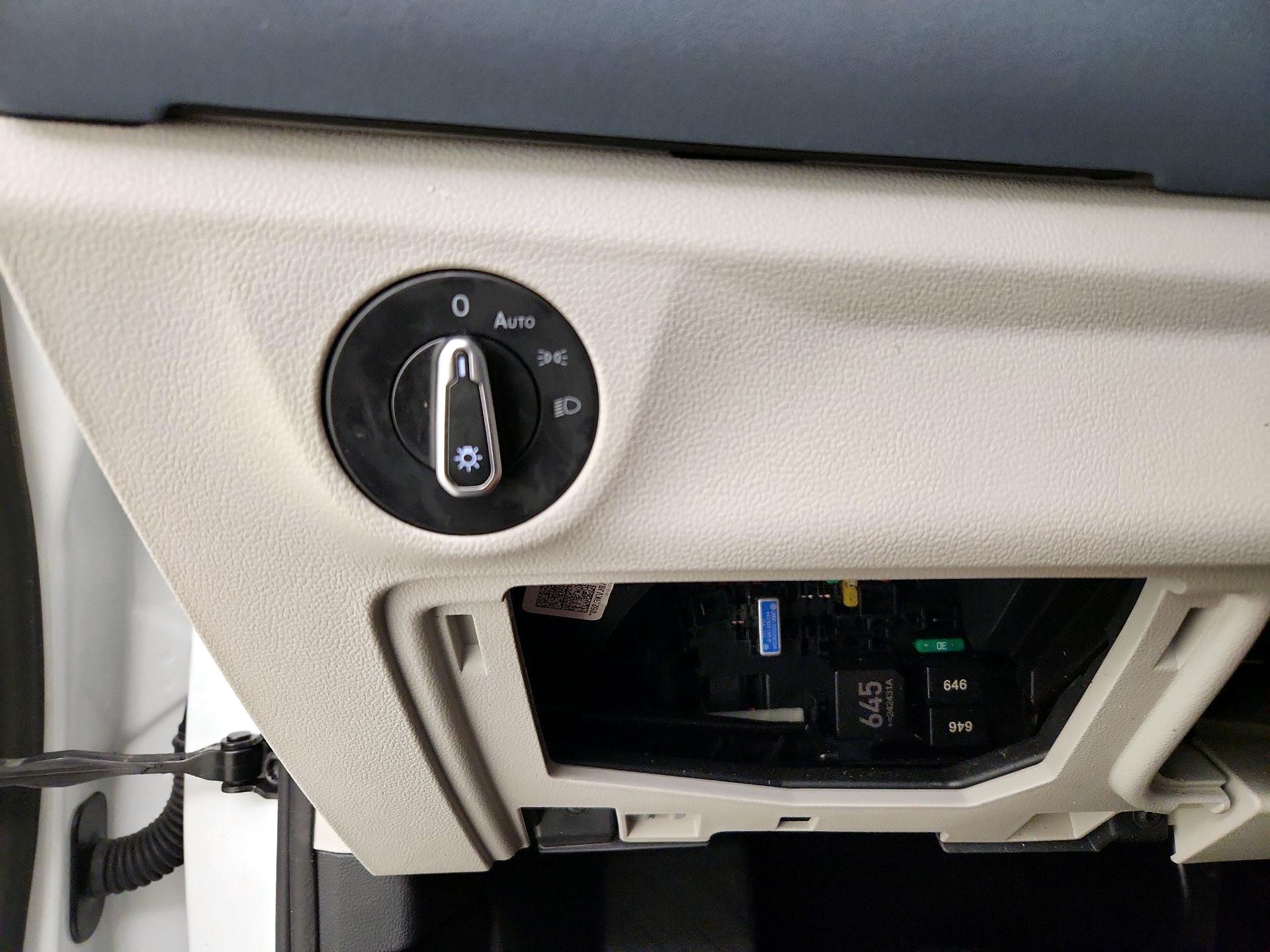 Thumbnail: 2025 Volkswagen Jetta - 13