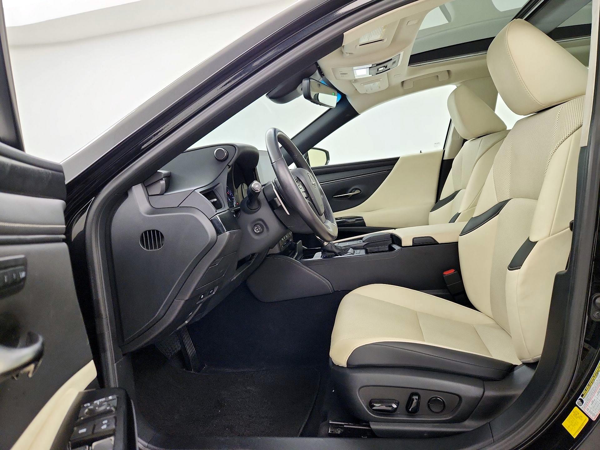 Thumbnail: 2022 Lexus ES - 11