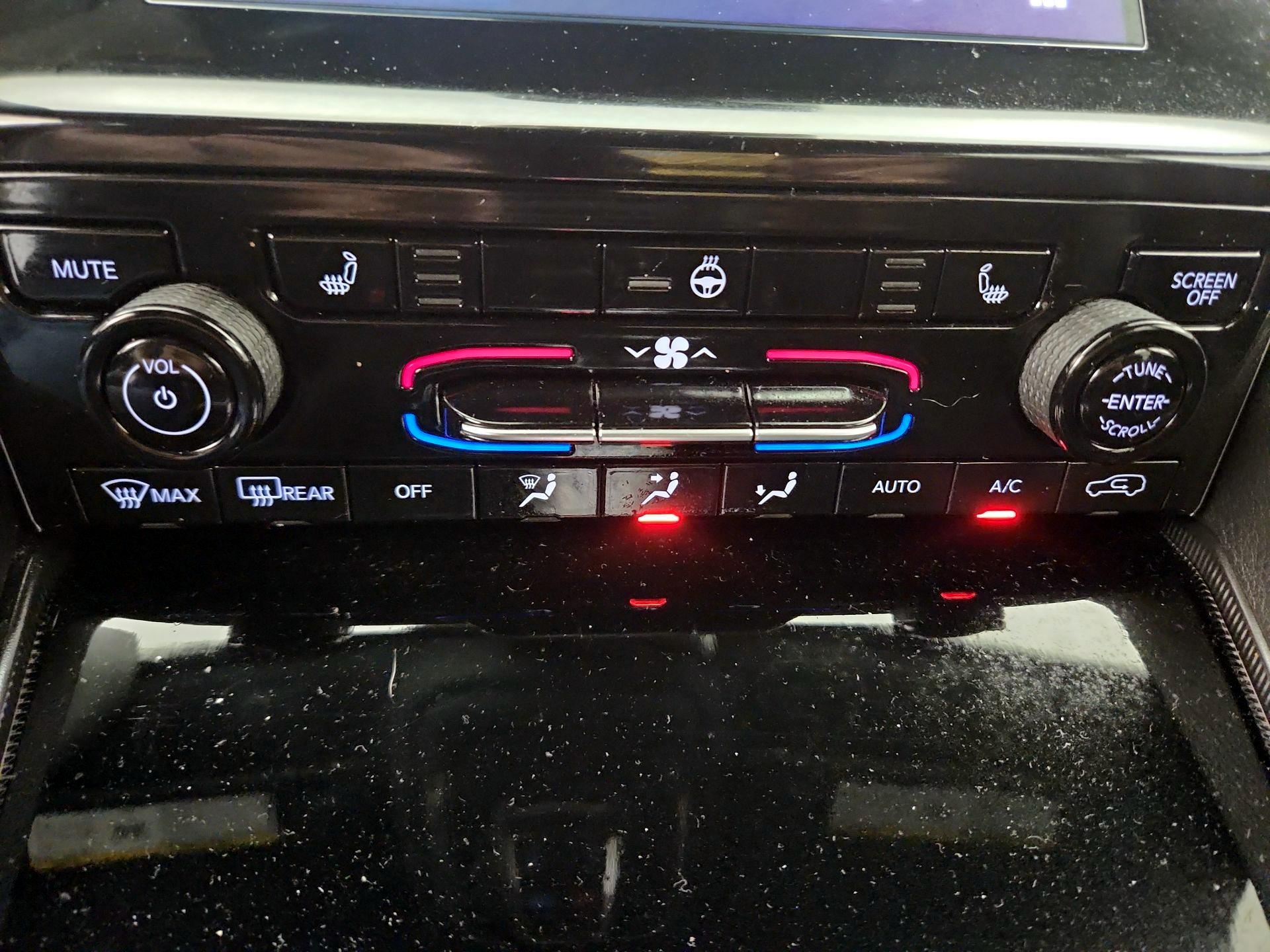 Thumbnail: 2024 Jeep Grand Cherokee - 16