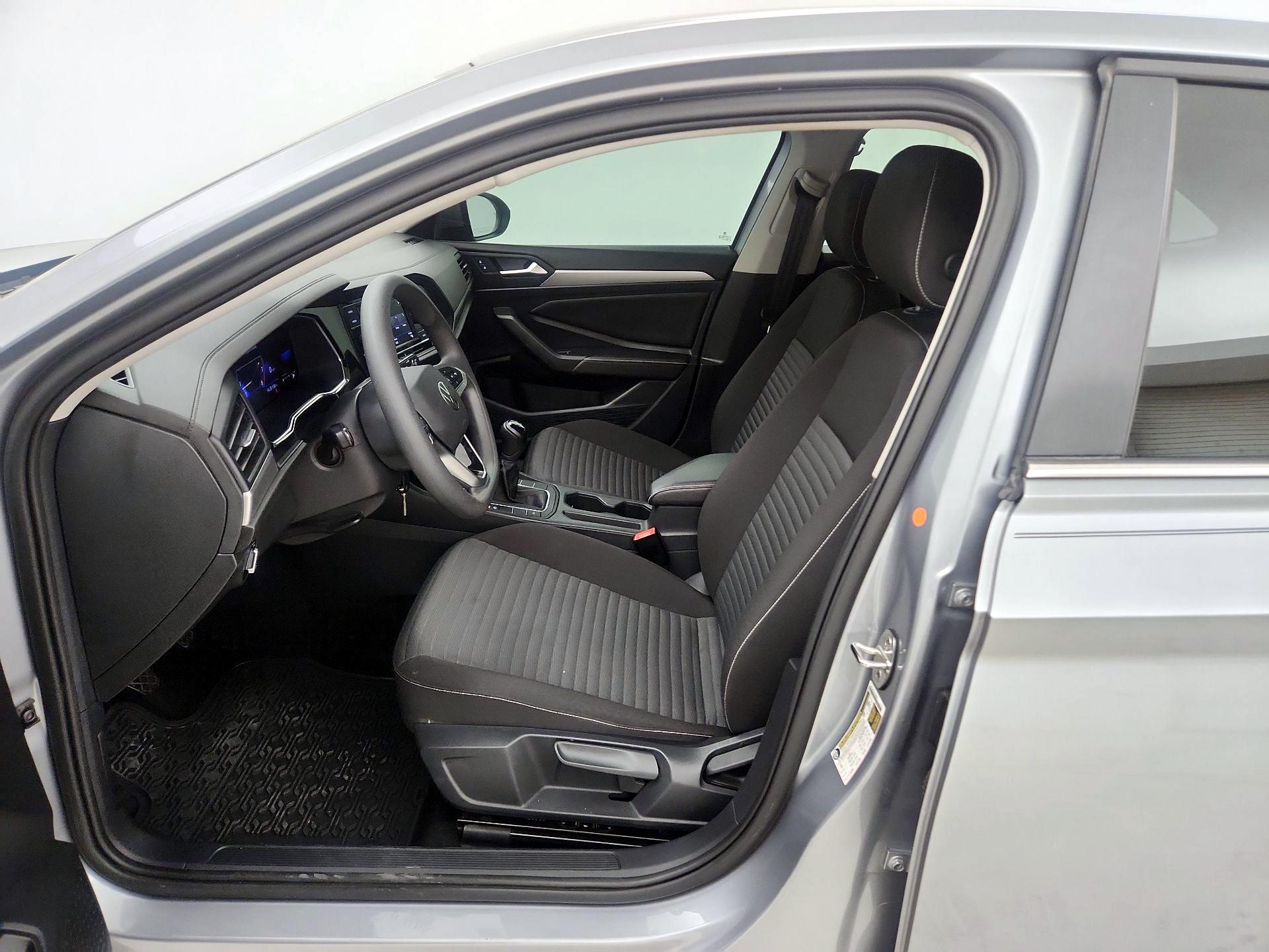 Thumbnail: 2023 Volkswagen Jetta - 11