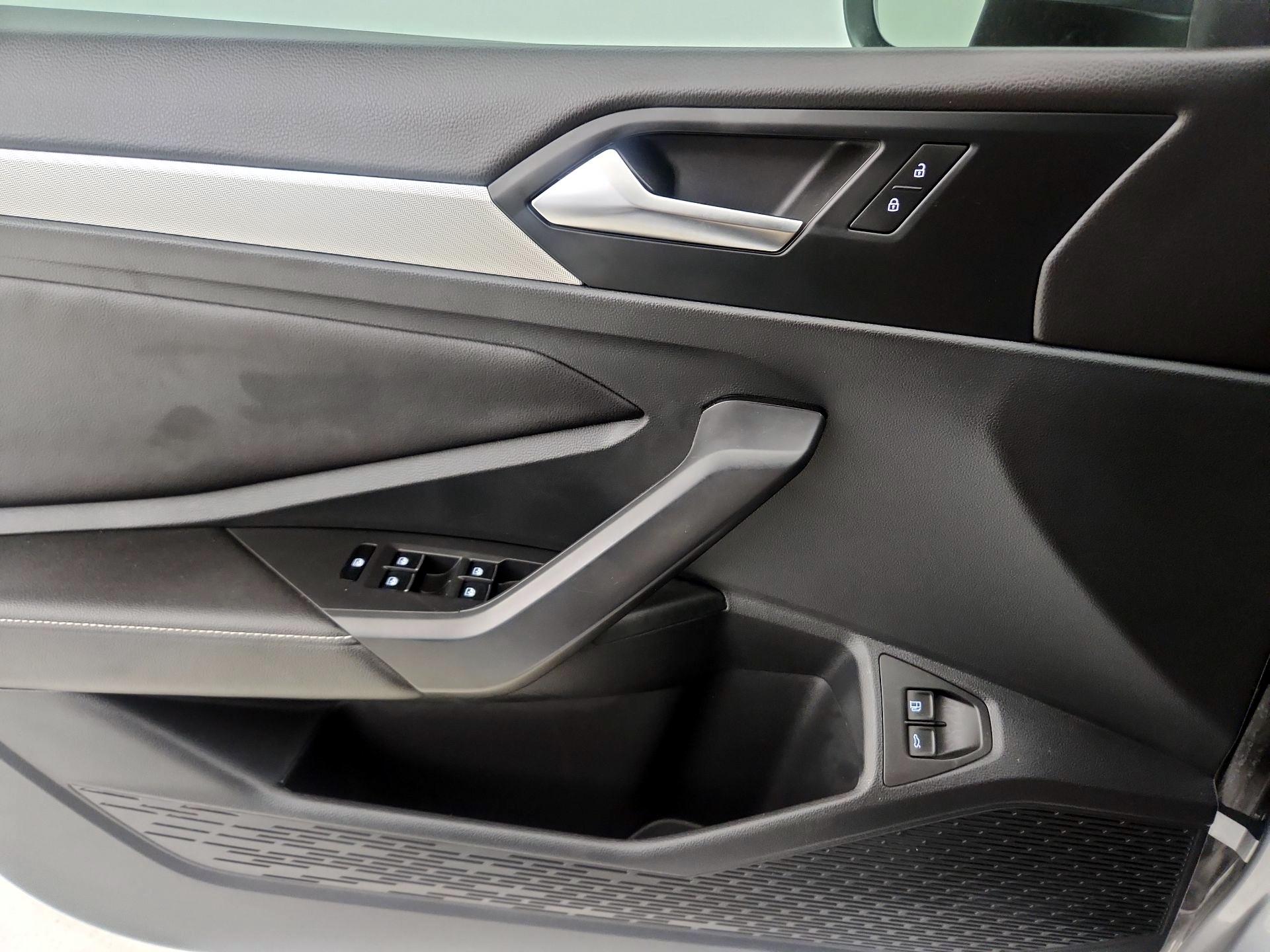 Thumbnail: 2023 Volkswagen Jetta - 12