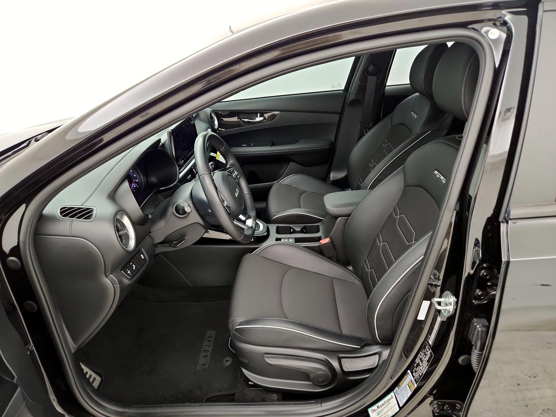 Thumbnail: 2022 Kia Forte - 11