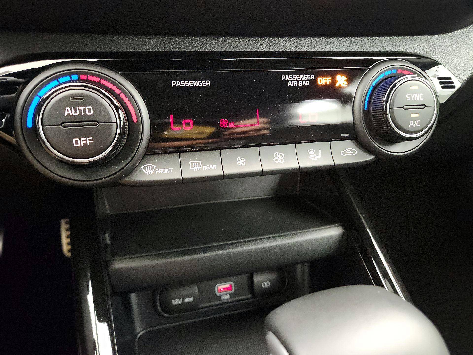 Thumbnail: 2022 Kia Forte - 16