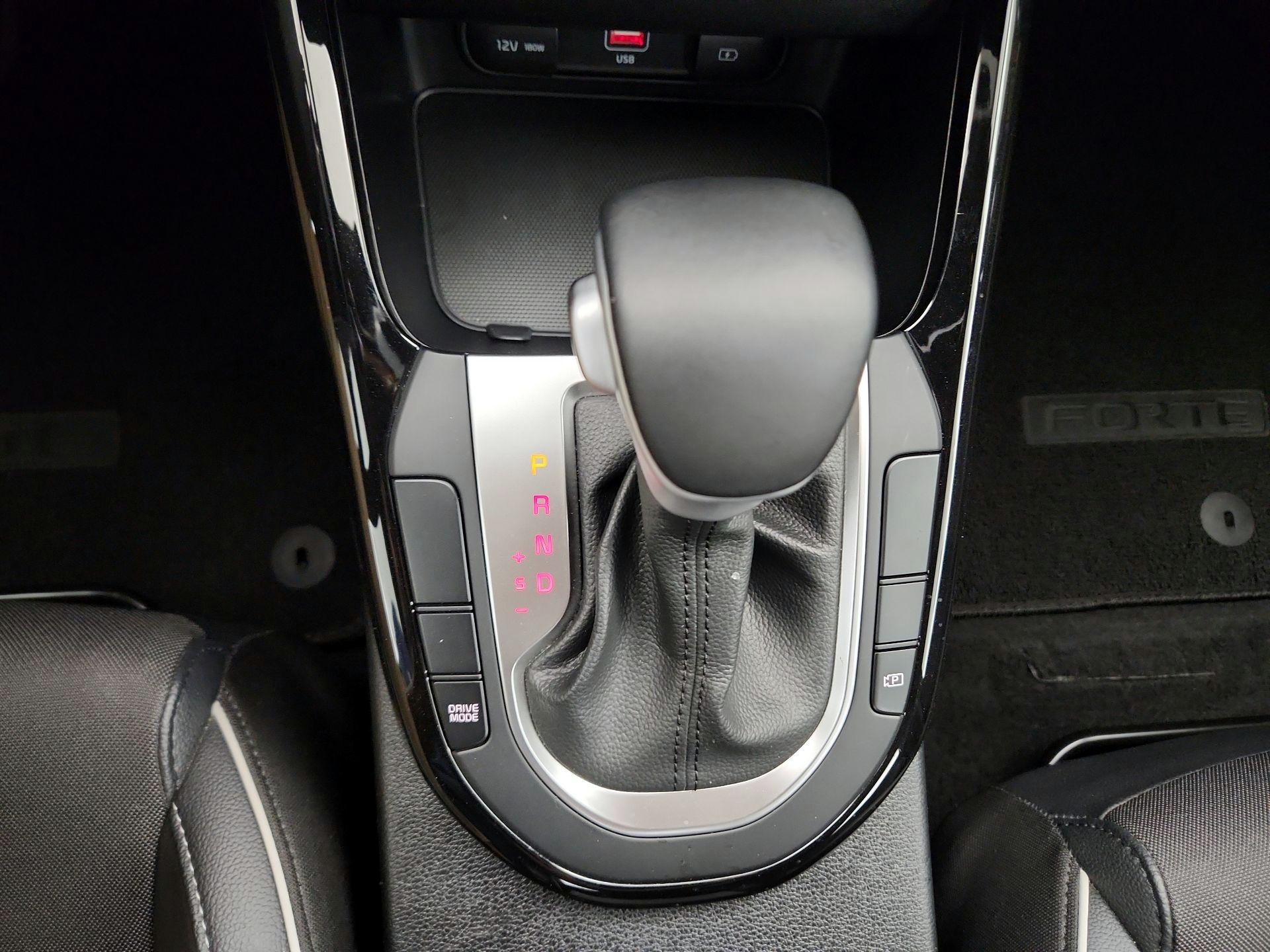 Thumbnail: 2022 Kia Forte - 17