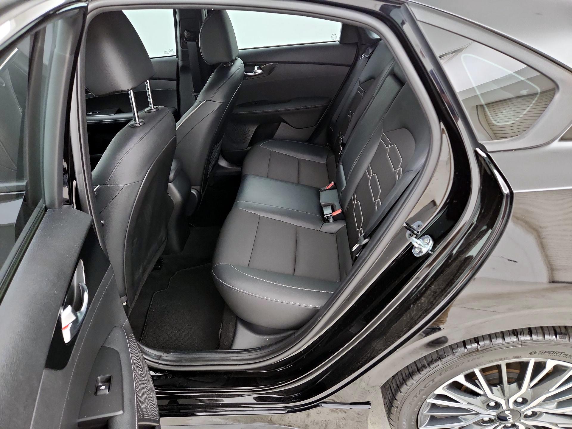 Thumbnail: 2022 Kia Forte - 19